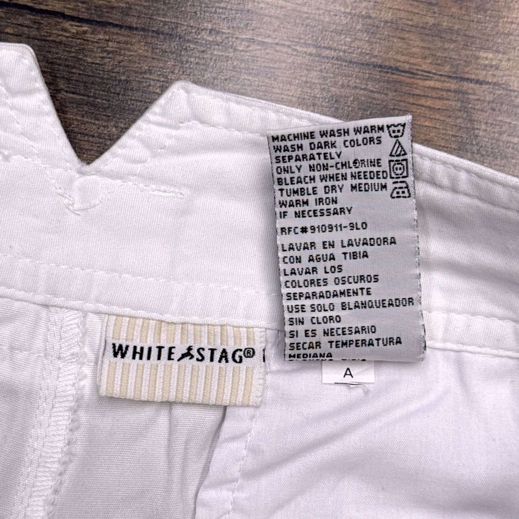 Vintage White Stag Bermuda Shorts Womens 14 White Cuffed Knit 100% Cotton Regular Rise 6in Inseam Block Pocket Summer Beach Casual Travel Womens Size 36" / US 14 / IT 50 - 7 Thumbnail