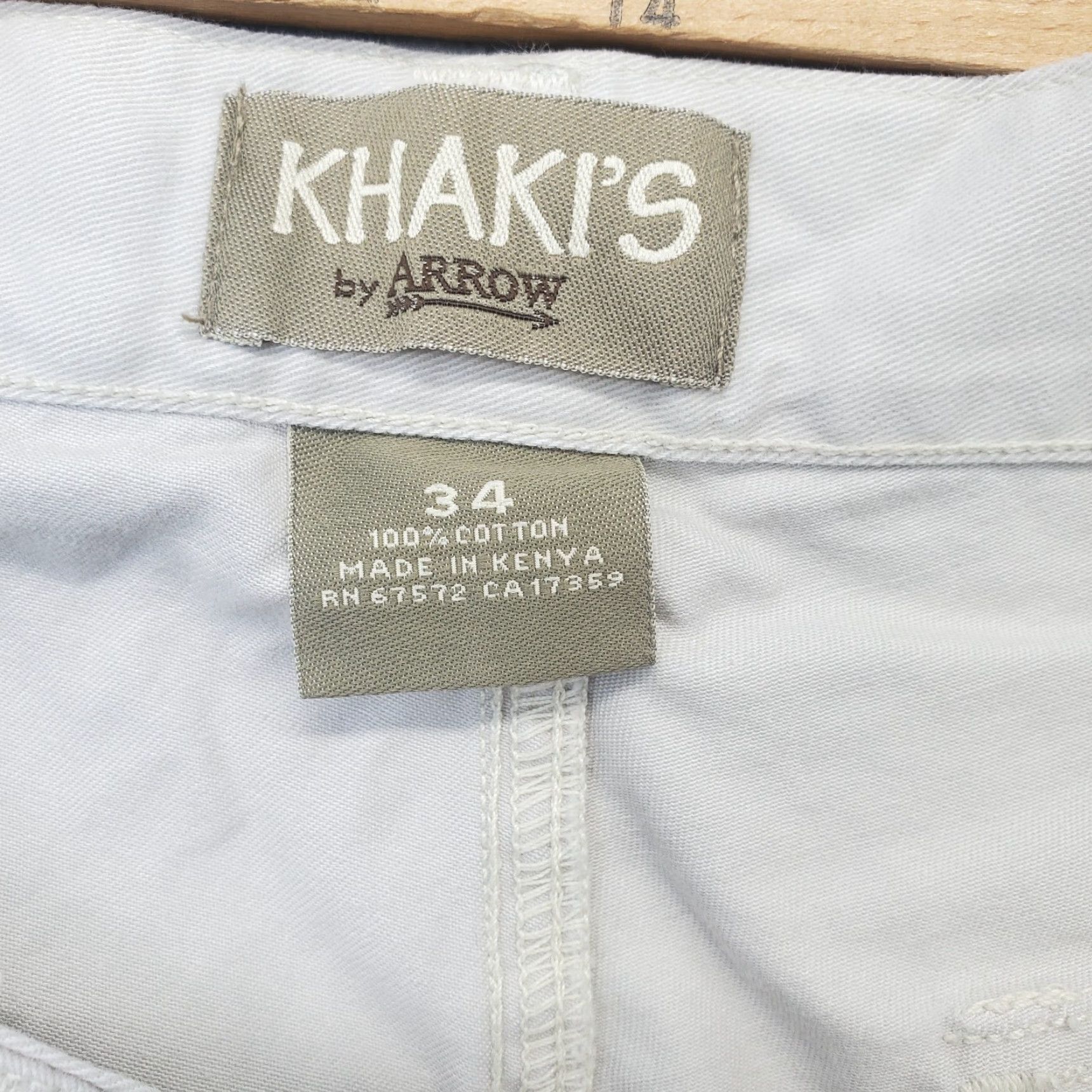Arrow Arrow Khakis Mens 34W Tan Classic Fit Casual Cargo Pocket Shorts Mens 34 Tan Cargo Pocket 8.75 Inseam 100% Cotton Size US 34 / EU 50 - 7 Thumbnail