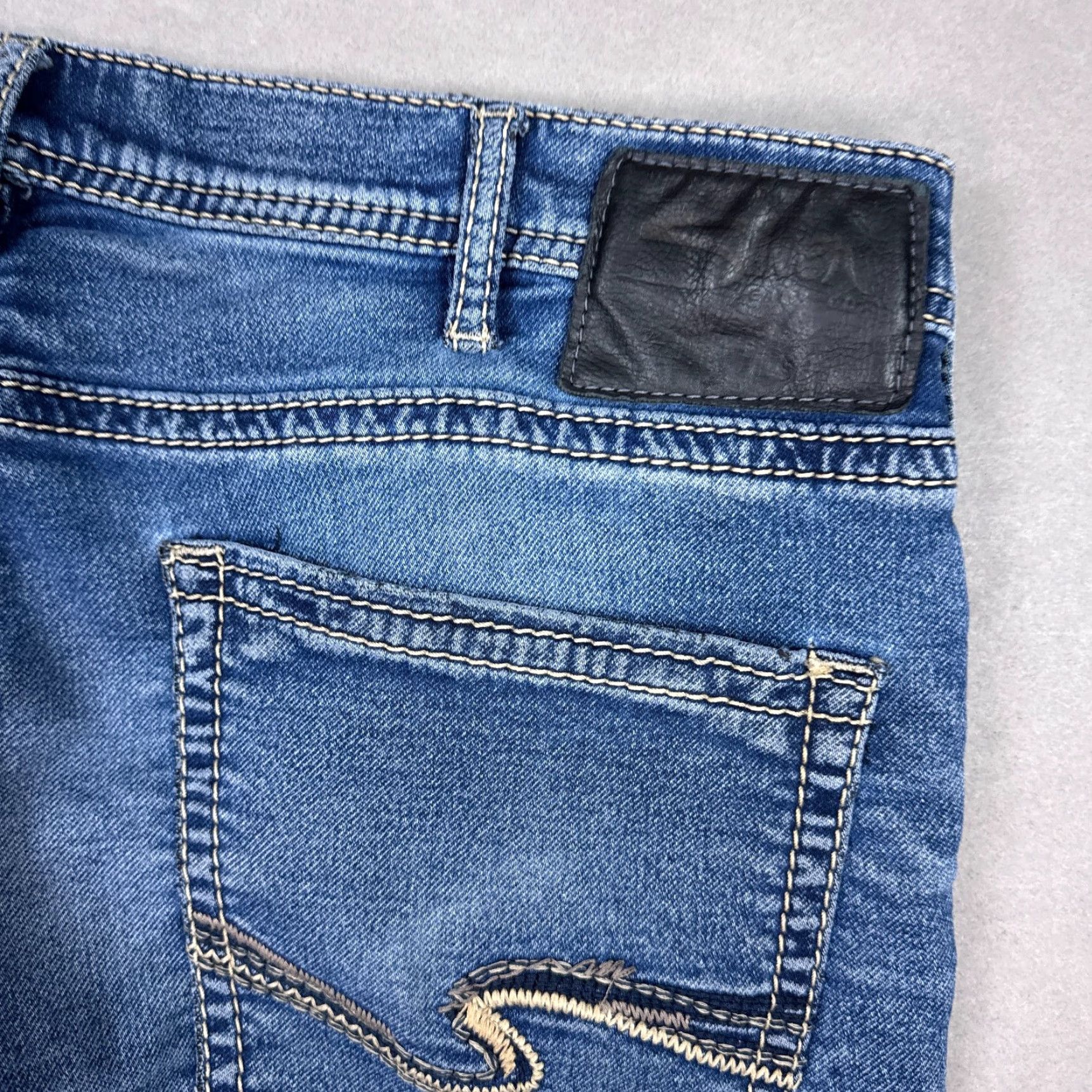 Silver Jeans Co. Silver Jeans Grayson 36x32 Blue Jeans Regular Adult Mens Distressed Stretch 5-Pocket Denim Cotton Blend Medium Wash Vintage No Size US 34 / EU 50 - 5 Thumbnail