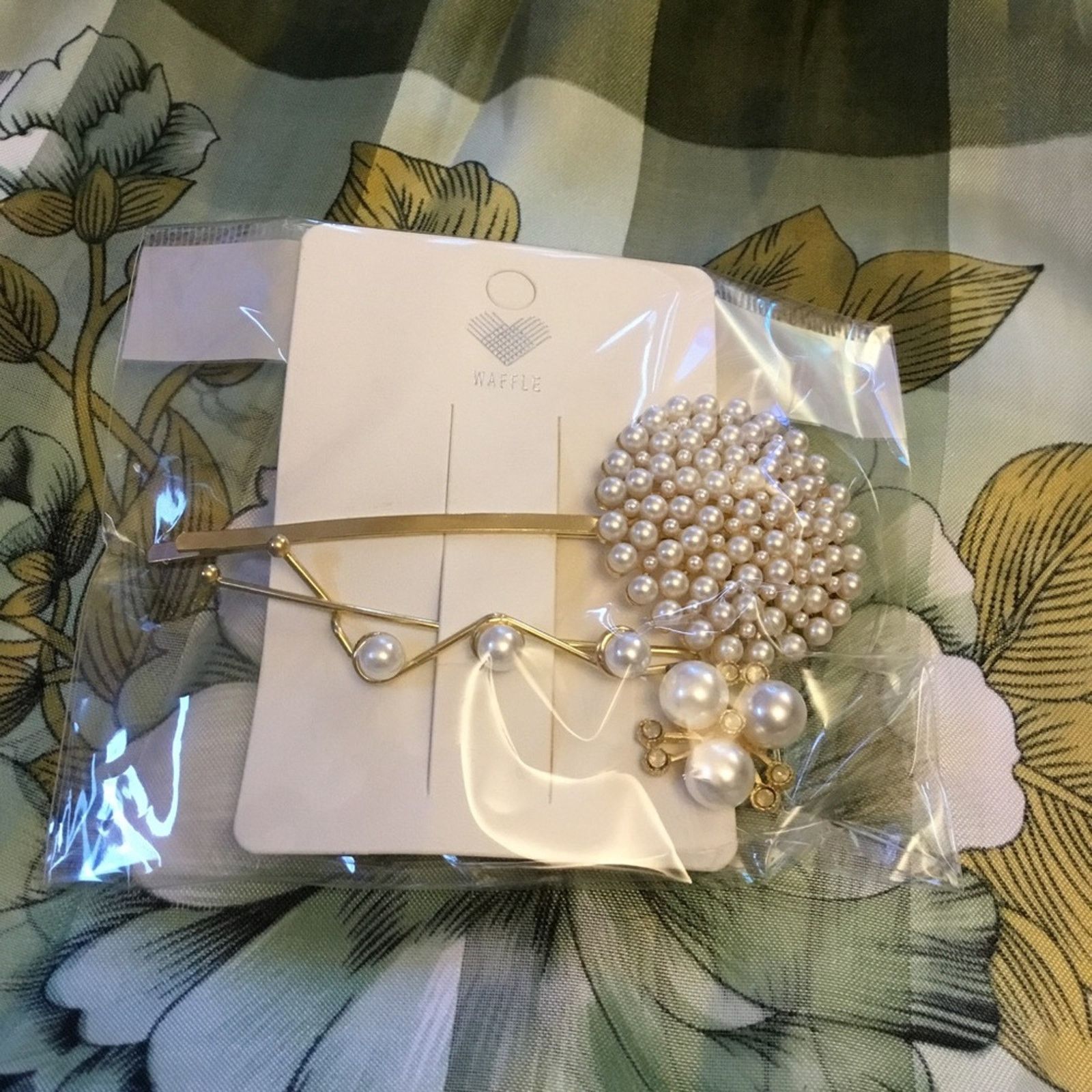 Other Gold Pearled Elegant Style Bobby Pins - Set of 2 Size ONE SIZE - 5 Thumbnail