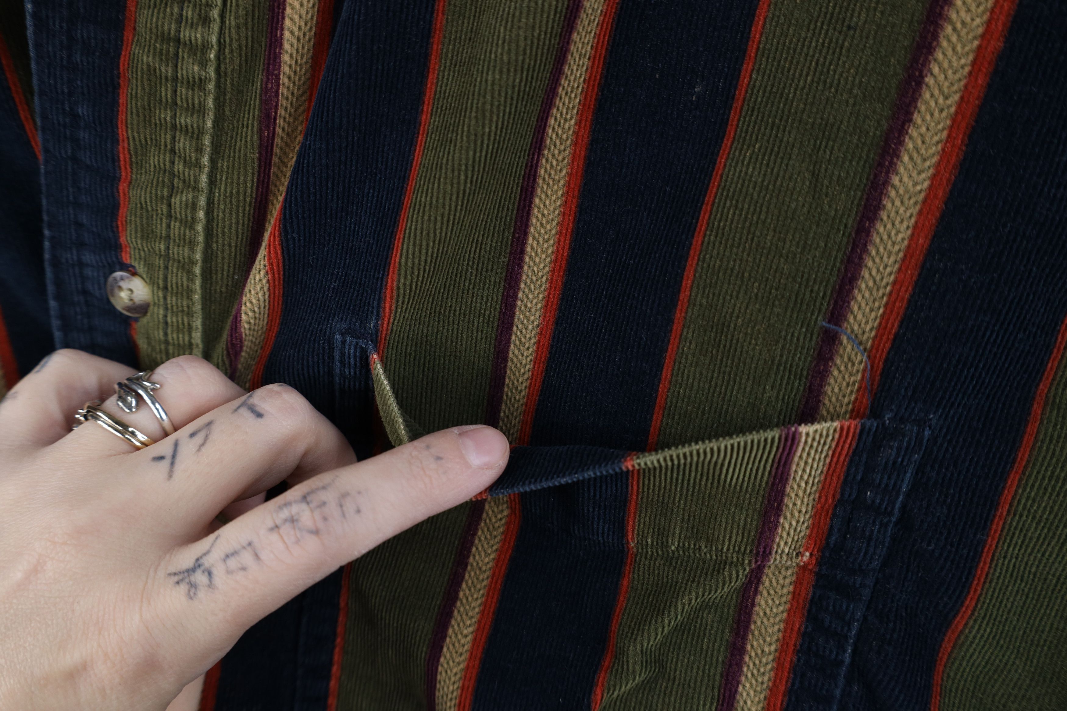 Vintage Vintage 90s Streetwear Striped Corduroy Button Down Shirt Size US L / EU 52-54 / 3 - 4 Thumbnail