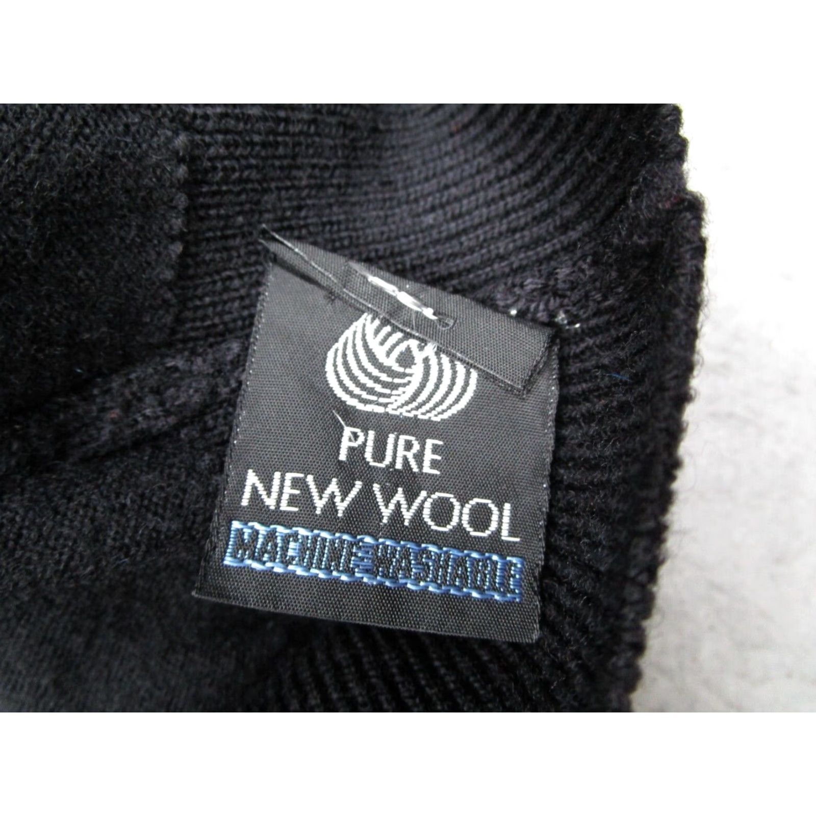 Vintage Straven Mens Large V Neck Wool Sweater Black Lightweight Pullover Long Sleeve Made in England Size US L / EU 52-54 / 3 - 4 Thumbnail