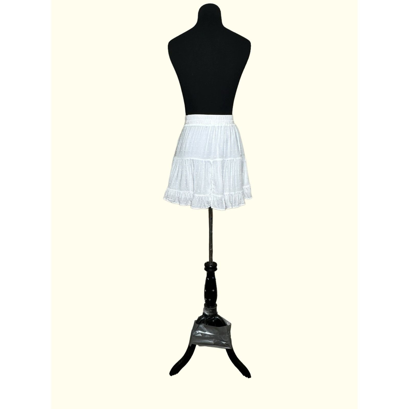 Forever 21 Forever 21 white pull on mini skirt size M Size 30" / US 8 / IT 44 - 10 Thumbnail
