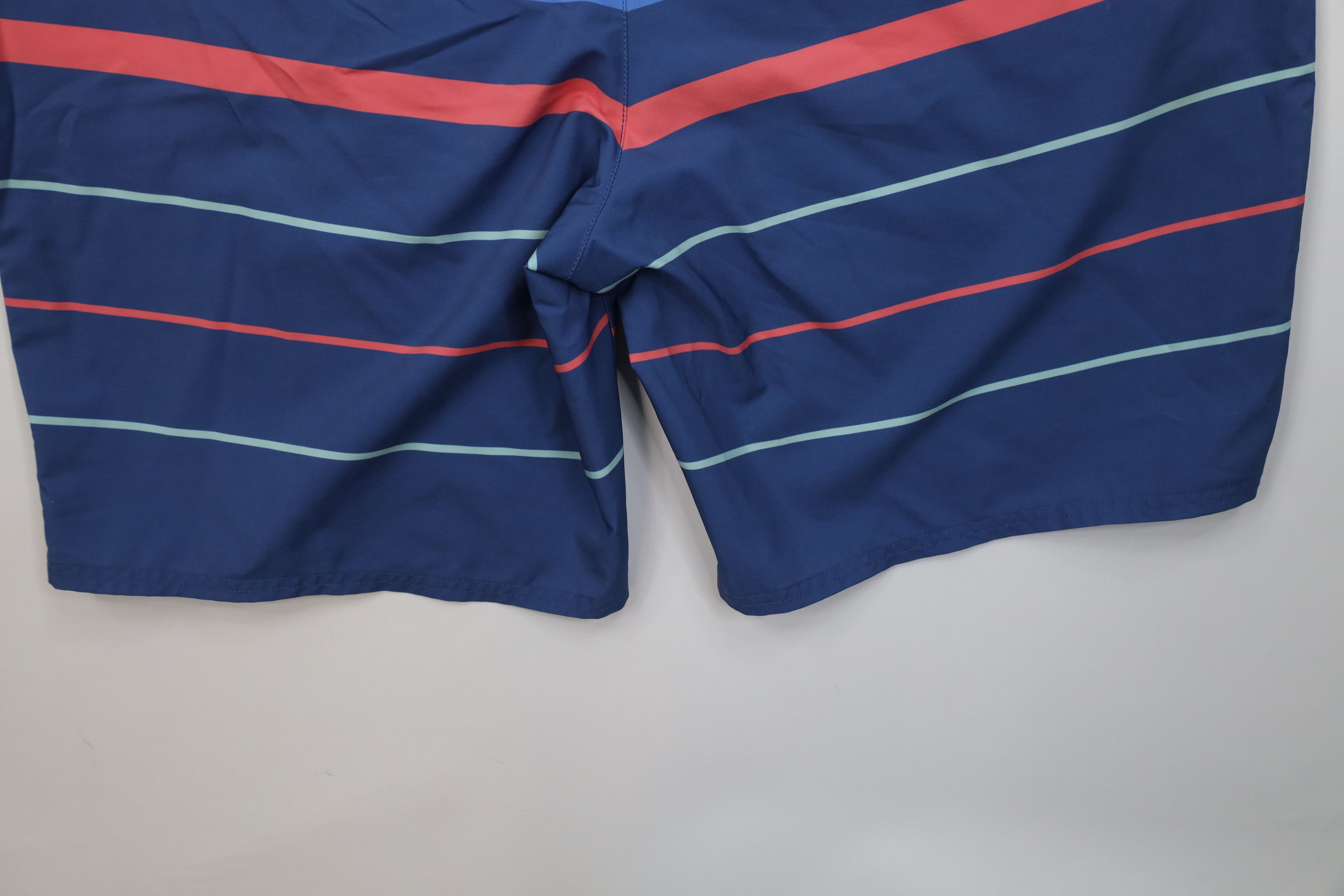Vineyard Vines Vineyard Vines Color Block Swimming Board Shorts Trunk Size US 38 / EU 54 - 11 Thumbnail