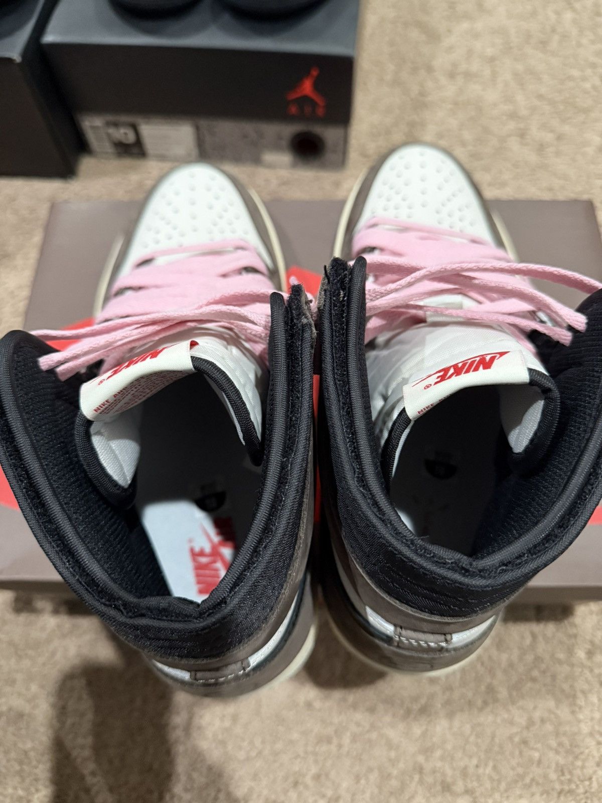 Jordan Brand × Travis Scott Travis Scott Jordan 1 Mocha Size US 10 / EU 43 - 6 Thumbnail