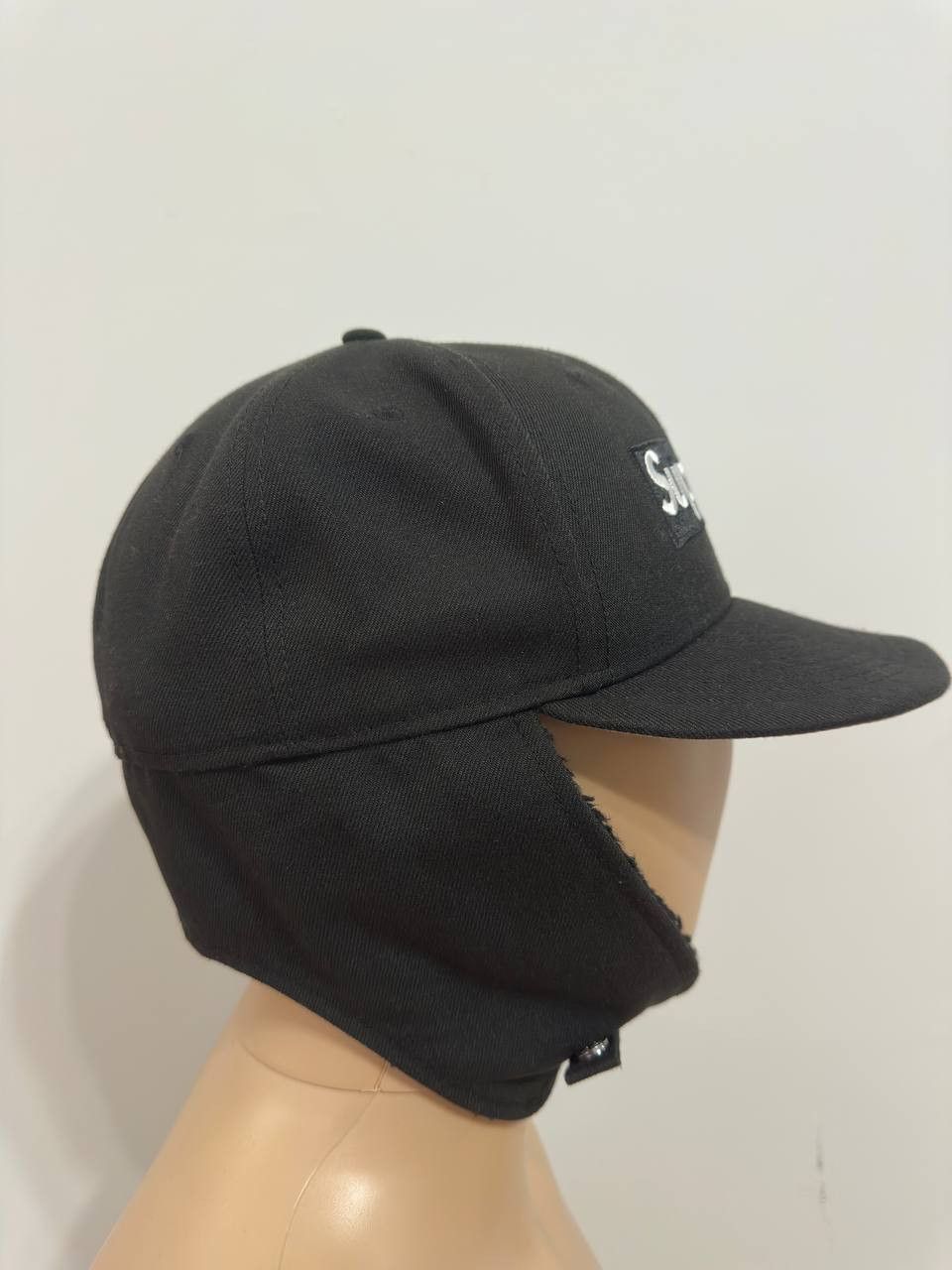 New Era × Supreme Supreme Box Logo World Famous x New Era 59Fifty Earflap Size ONE SIZE - 6 Thumbnail