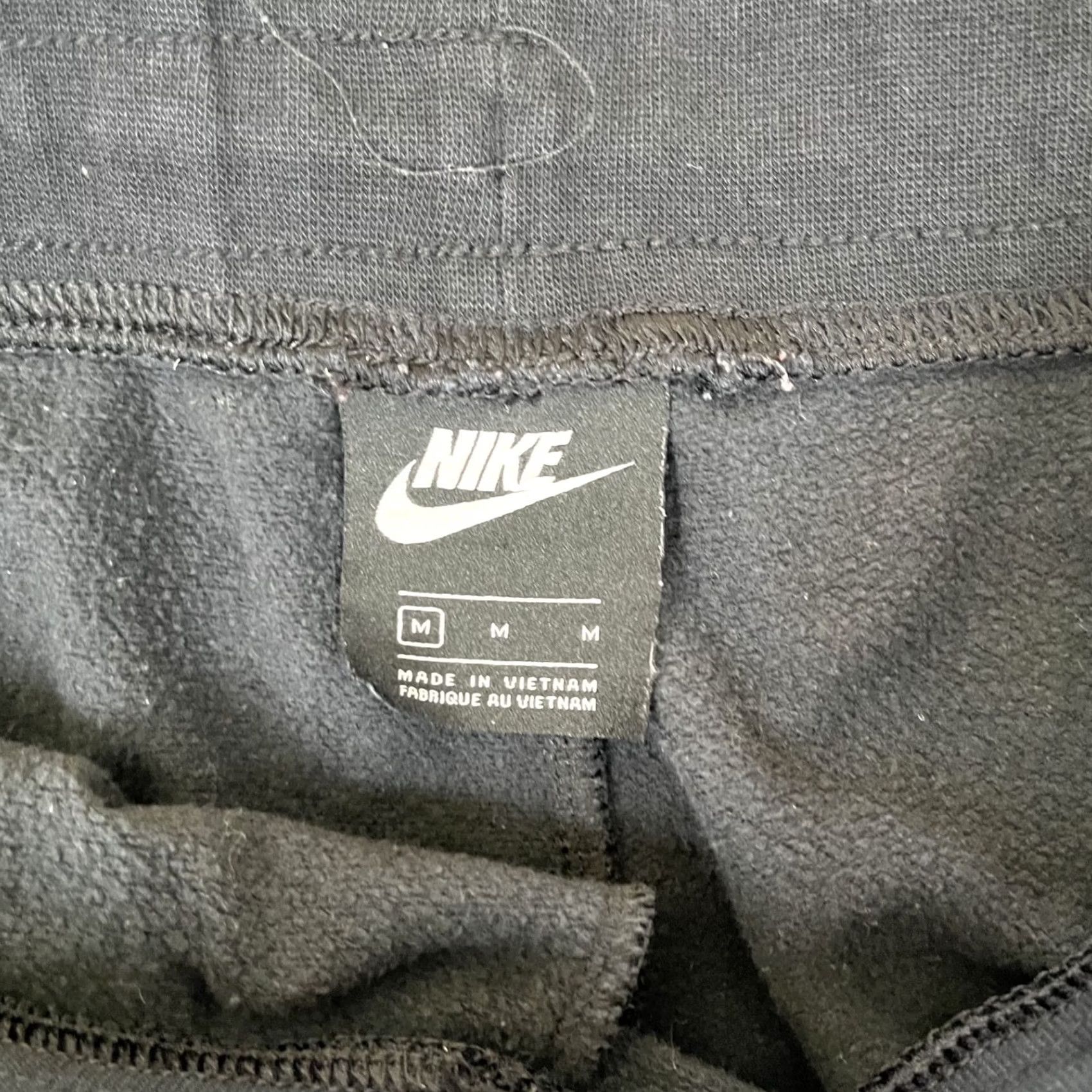 Nike Nike Fleece Pants Mens Medium Black Joggers Tapered Cuff Athletic Training Retro Size US 31 - 6 Thumbnail