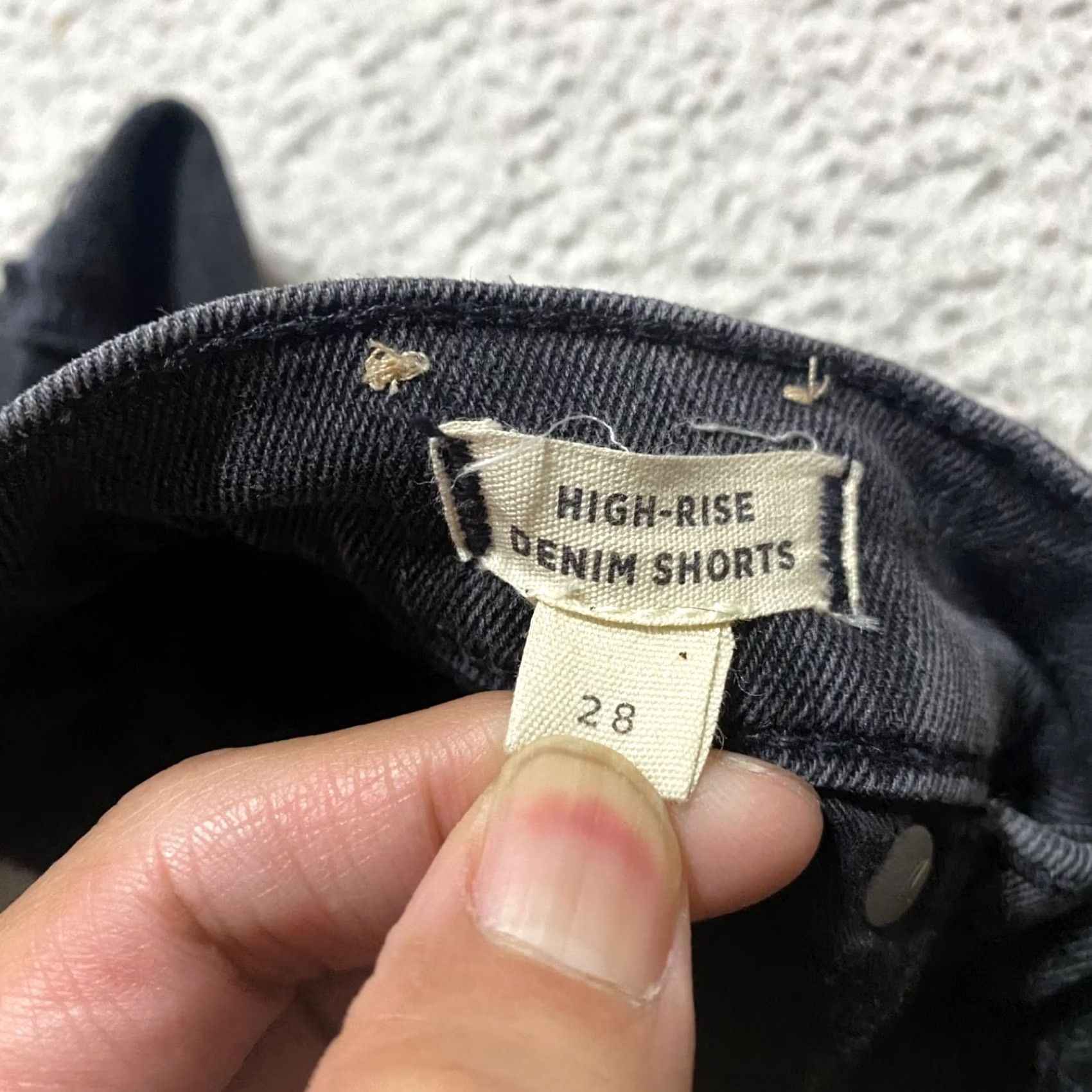 Madewell Madewell Jean Shorts Womens 28 High Rise Denim Faded Black Cut-off Inseam 2" Size 28" / US 6 / IT 42 - 4 Thumbnail