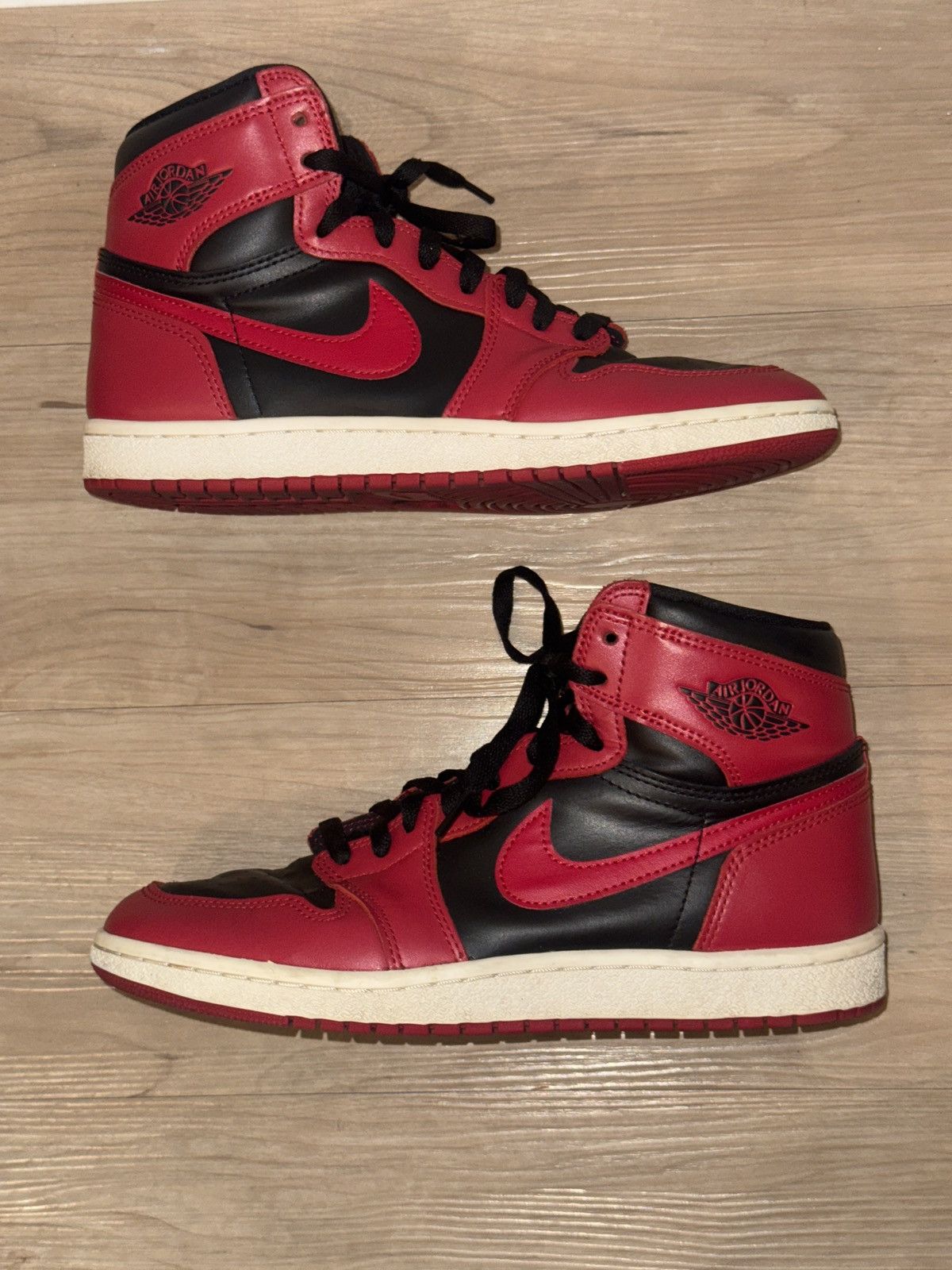 Jordan Brand Air Jordan 1 Retro High ‘85 OG ‘Varsity Red’ Size US 9 / EU 42 - 1 Thumbnail