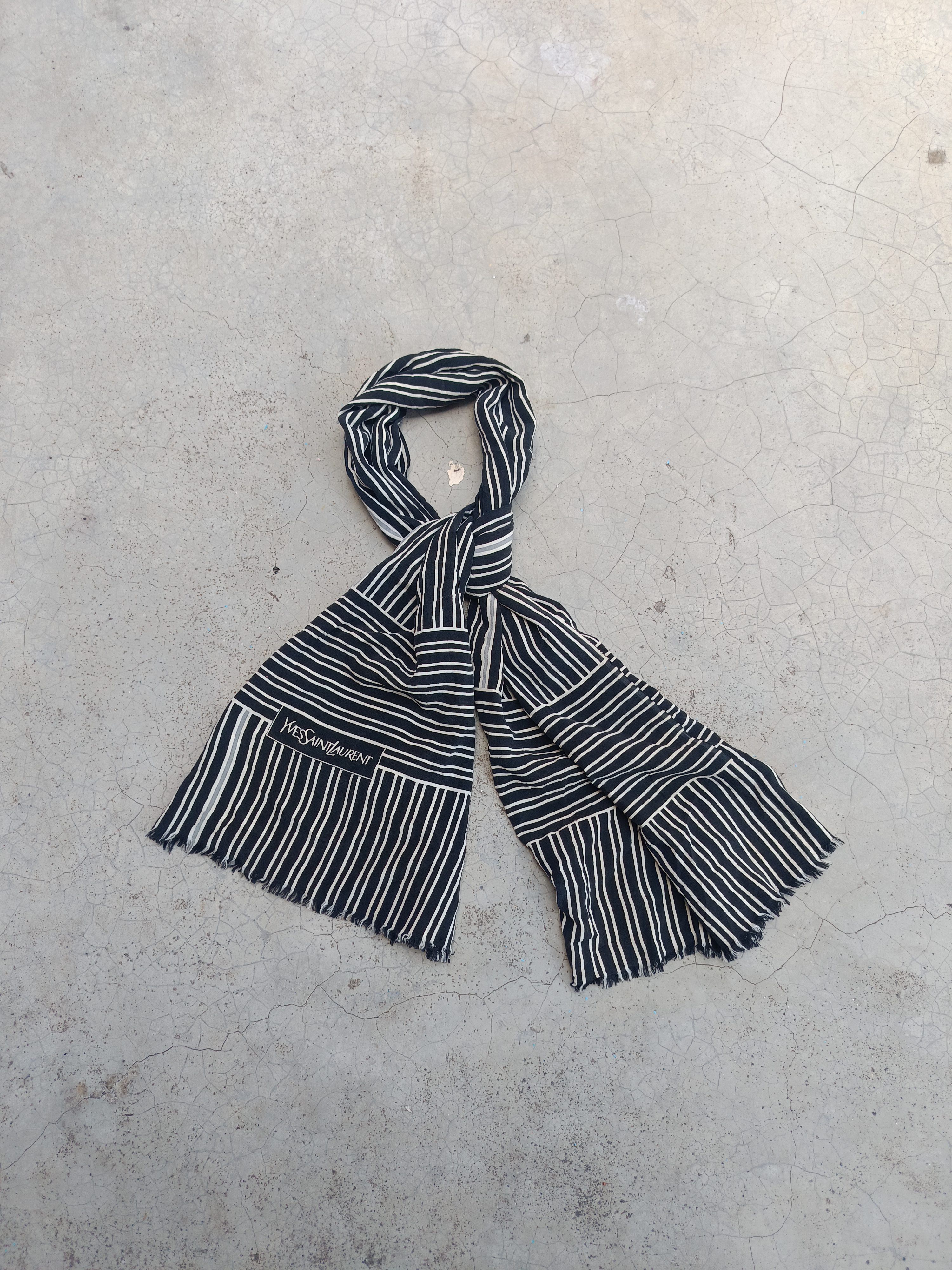 Yves Saint Laurent YVES SAINT LAURENT VINTAGE SILK SCARVES Size ONE SIZE - 2 Thumbnail