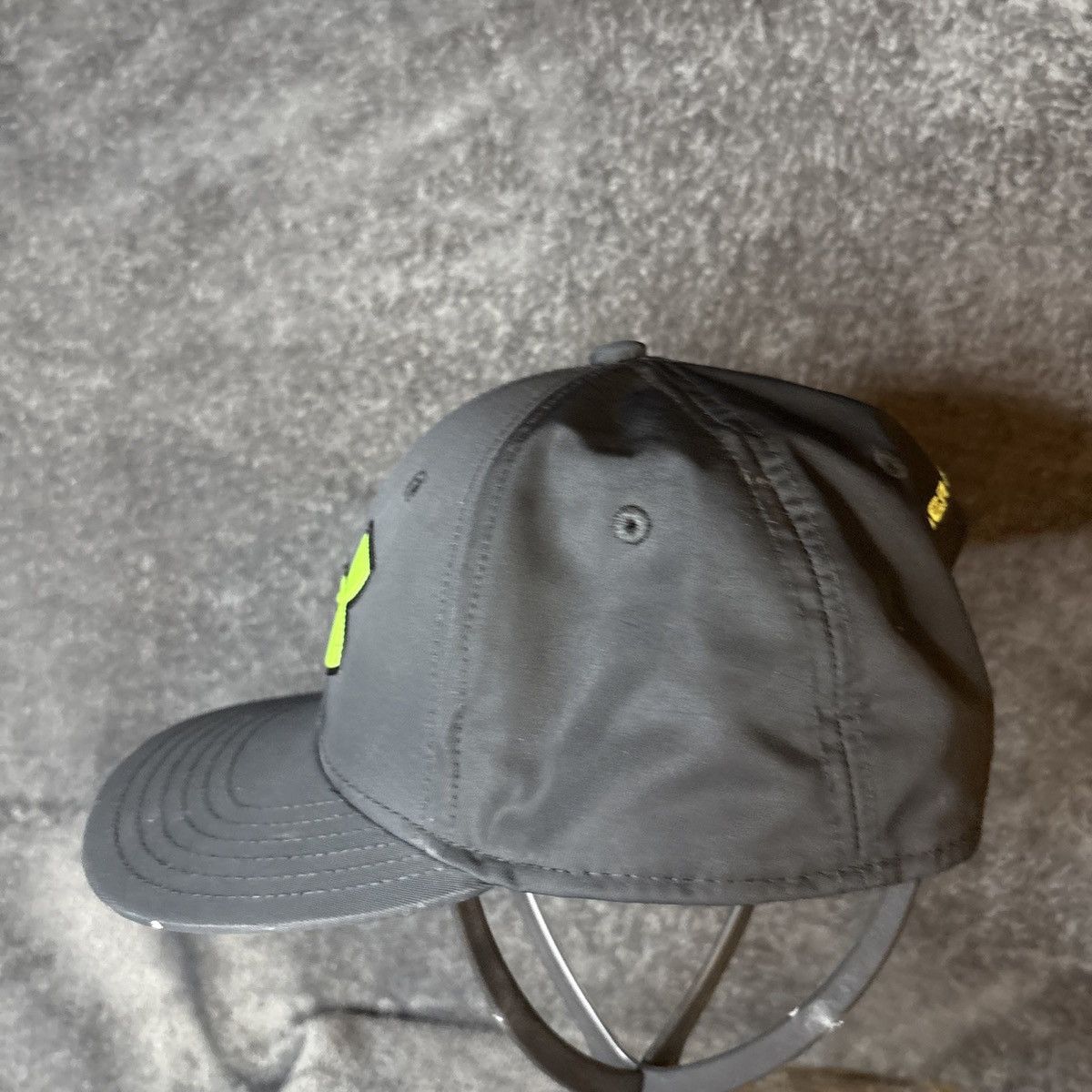 Other Under Armour Youth Heat Gear Black Green NFL Combine OS Size ONE SIZE - 4 Thumbnail