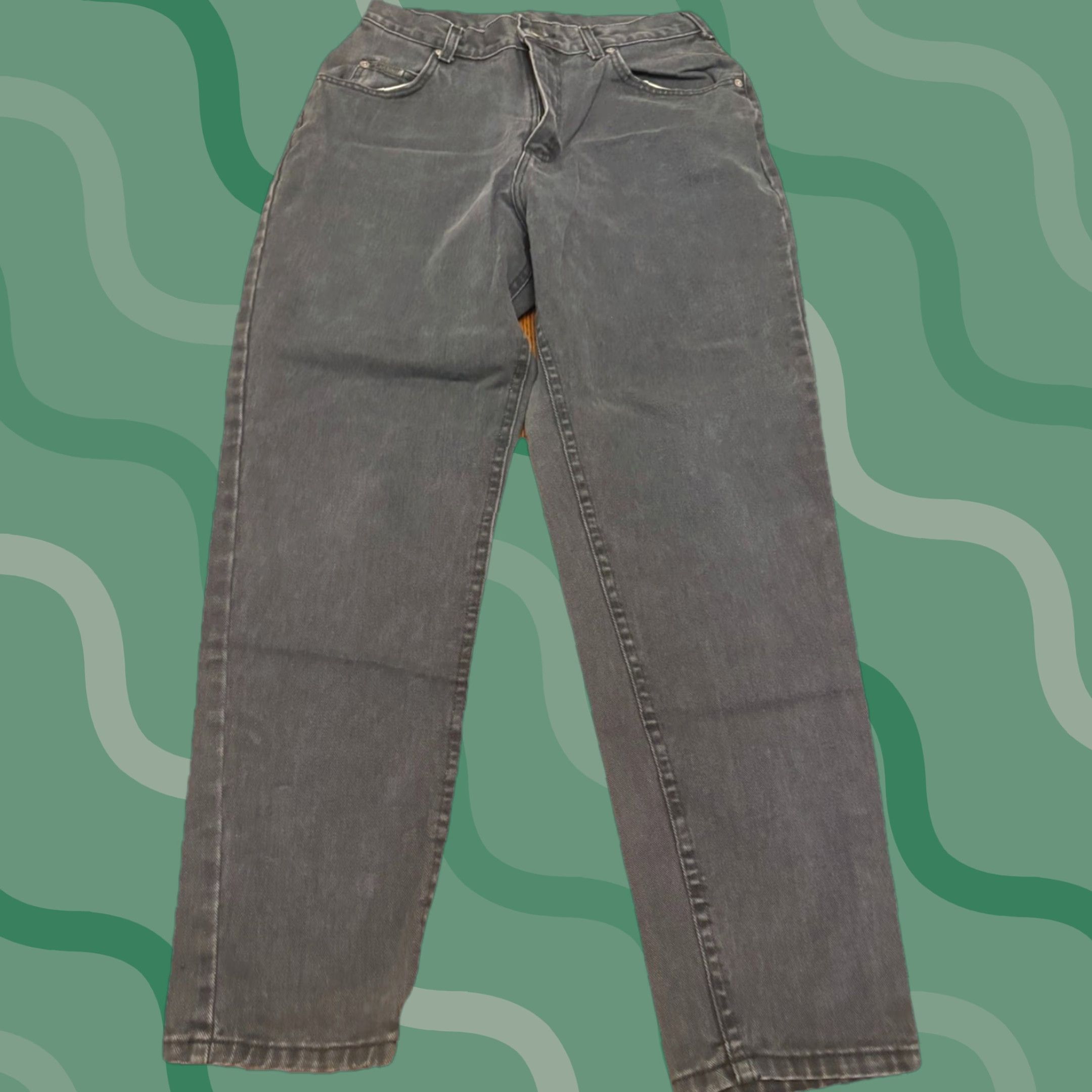Lee VINTAGE Lee Jeans Women 90s 28 in Waist 12 Regular Inseam 30 Black Riveted Straight Mom Jeans Size 12 Mens Womens Girls? Size 28" / US 6 / IT 42 - 1 Thumbnail