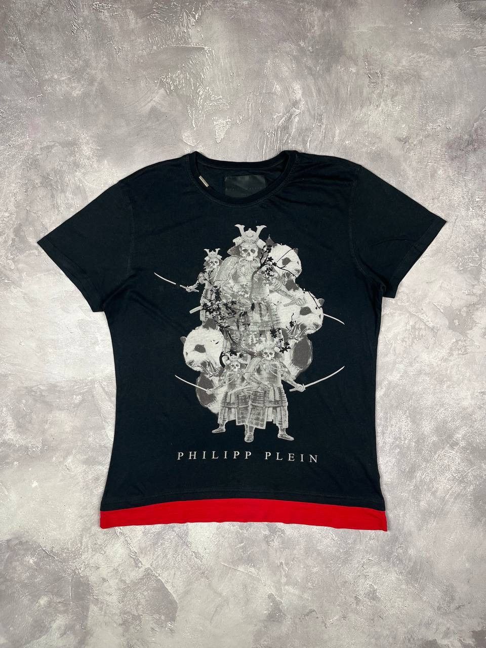 Philipp Plein Philipp Plein Samurai Skull Graphic Men's T-Shirt Black Red Size US XL / EU 56 / 4 - 1 Thumbnail