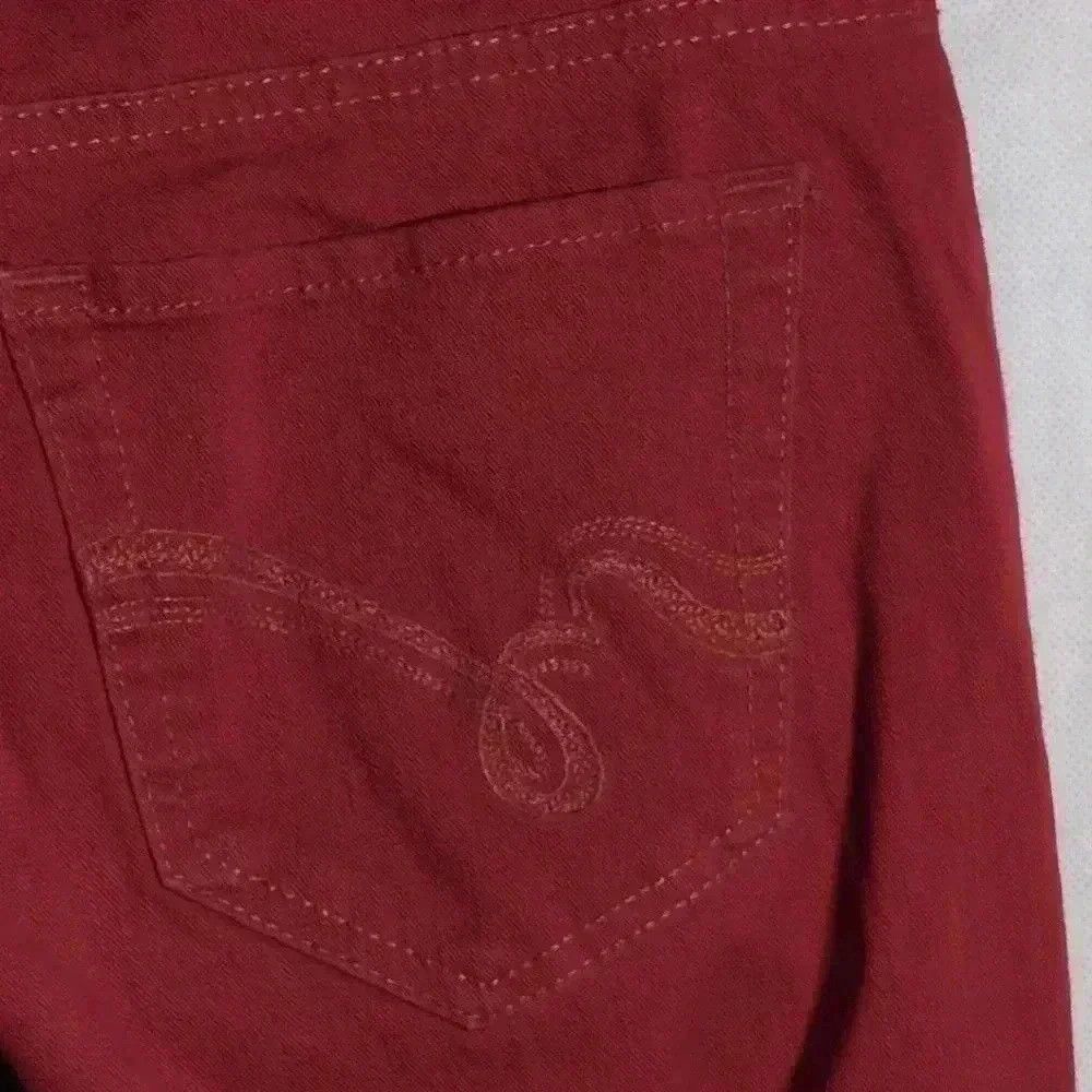 Designer Red Bandolino Misses Jeans Rear Pocket embroidered design Size 28" / US 6 / IT 42 - 4 Thumbnail