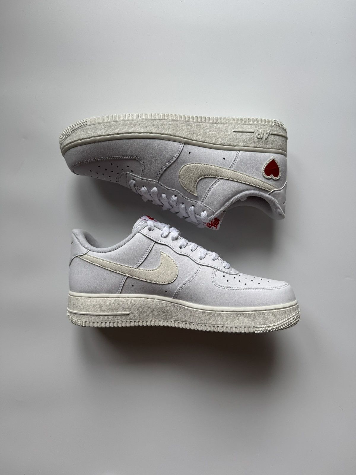Nike Nike Air Force 1 Low Valentine’s Day sneakers Size US 9.5 / EU 42-43 - 3 Thumbnail