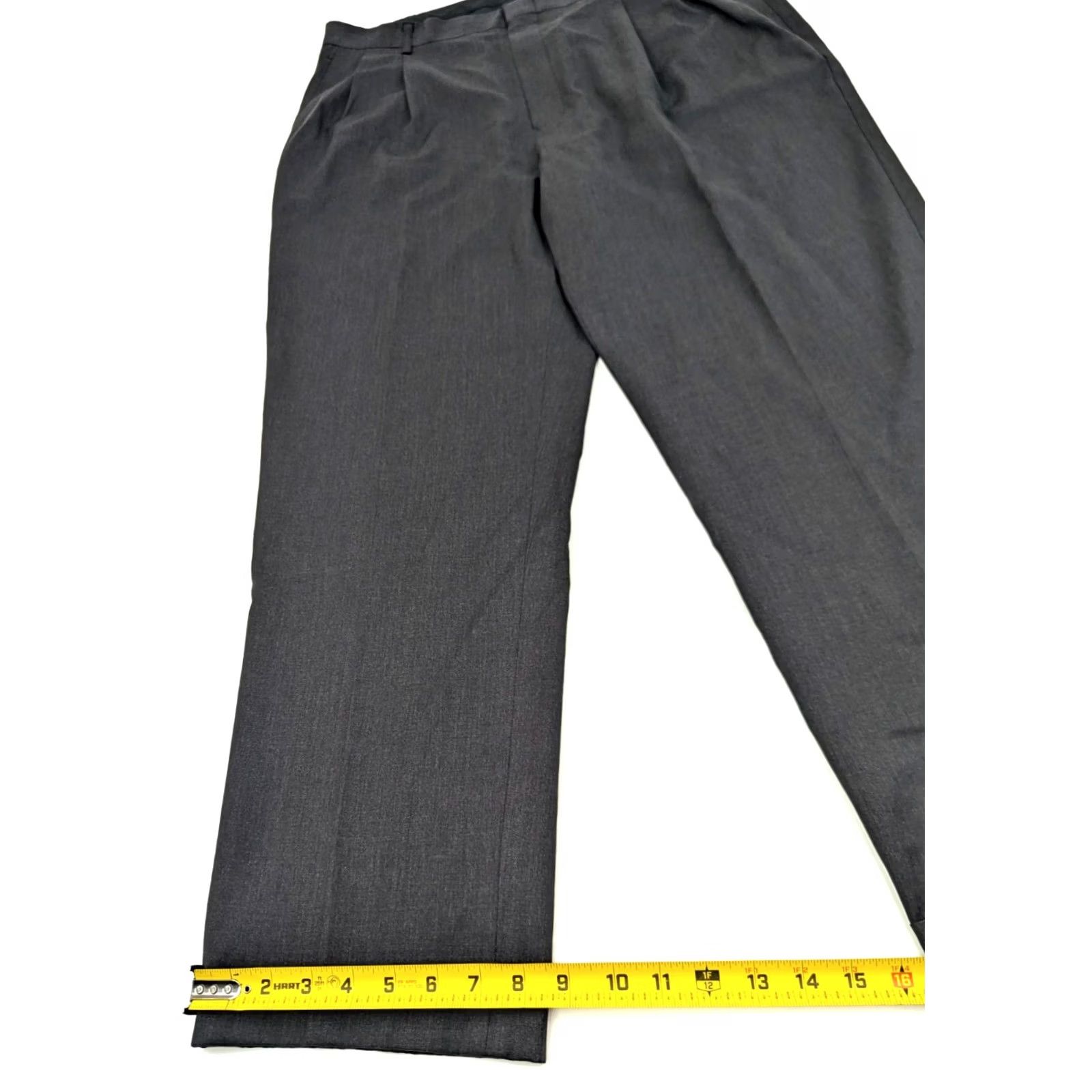 Jos. A. Bank Jos. A. Bank Traveler's 100% Wool Pleated Dress Pants Men 36x30 Gray Size US 36 / EU 52 - 2 Thumbnail