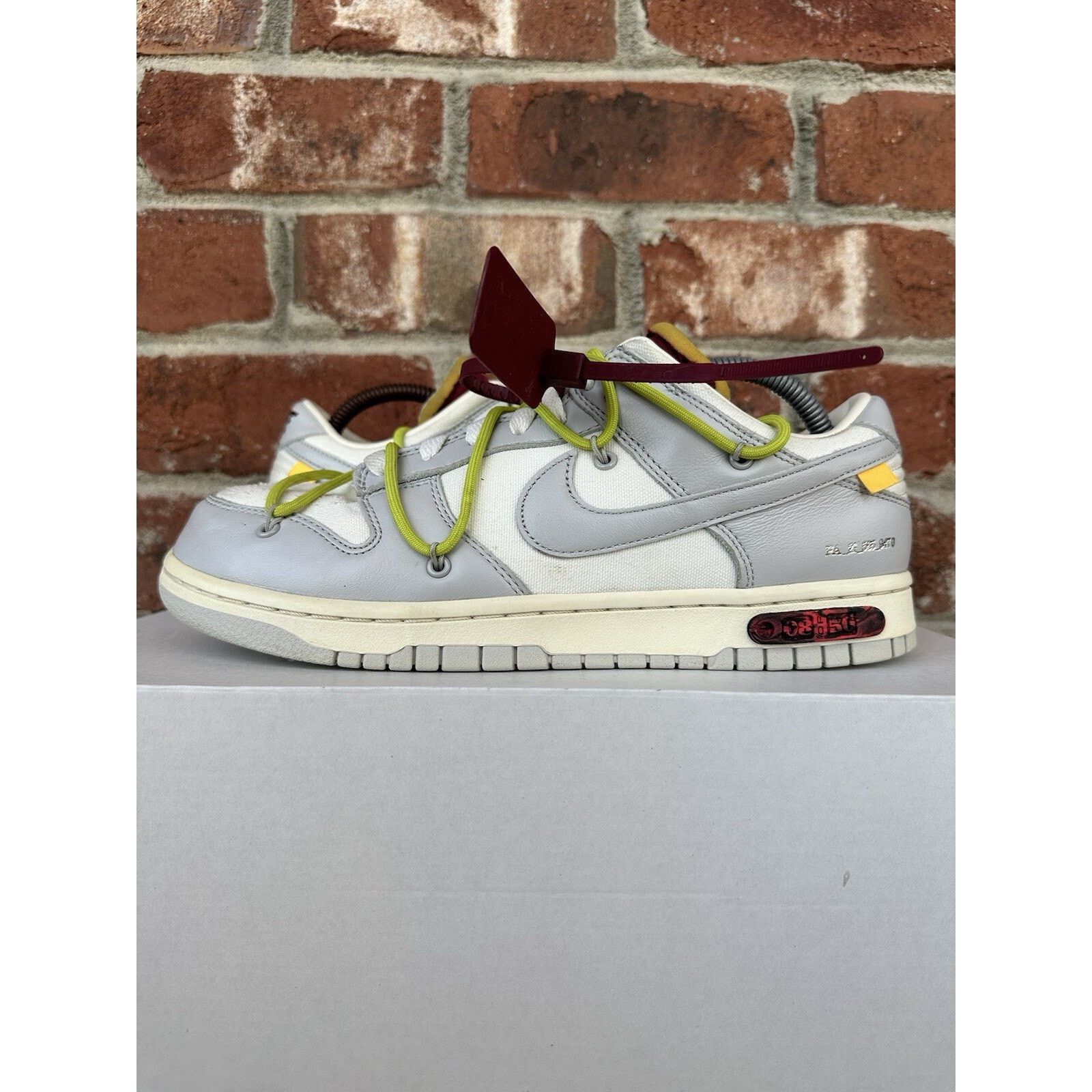 Nike Off-White x Dunk Low Lot 08 of 50 - Size 9
