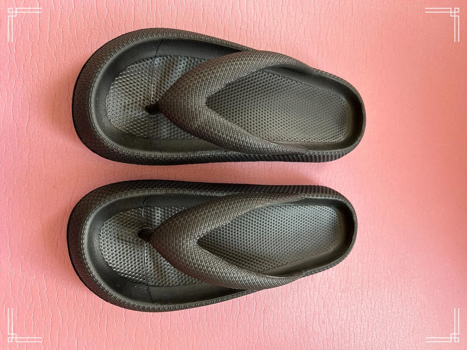 Designer Unisex Black Flip-Flops Size 44-45 Size US 10.5 / EU 43-44 - 1 Thumbnail