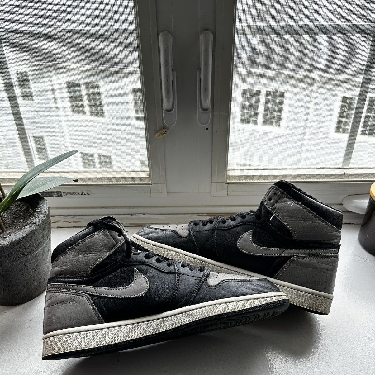Jordan Brand Air Jordan 1 Retro High OG ‘Shadow’ 2018 Size US 9.5 / EU 42-43 - 2 Thumbnail