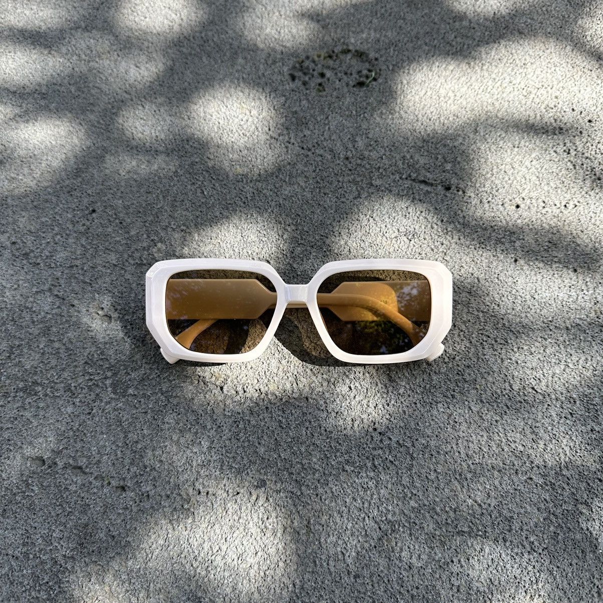 Other Y2K Unisex Sunglasses Retro Fashion Shades LE97179-02 Size ONE SIZE - 1 Thumbnail