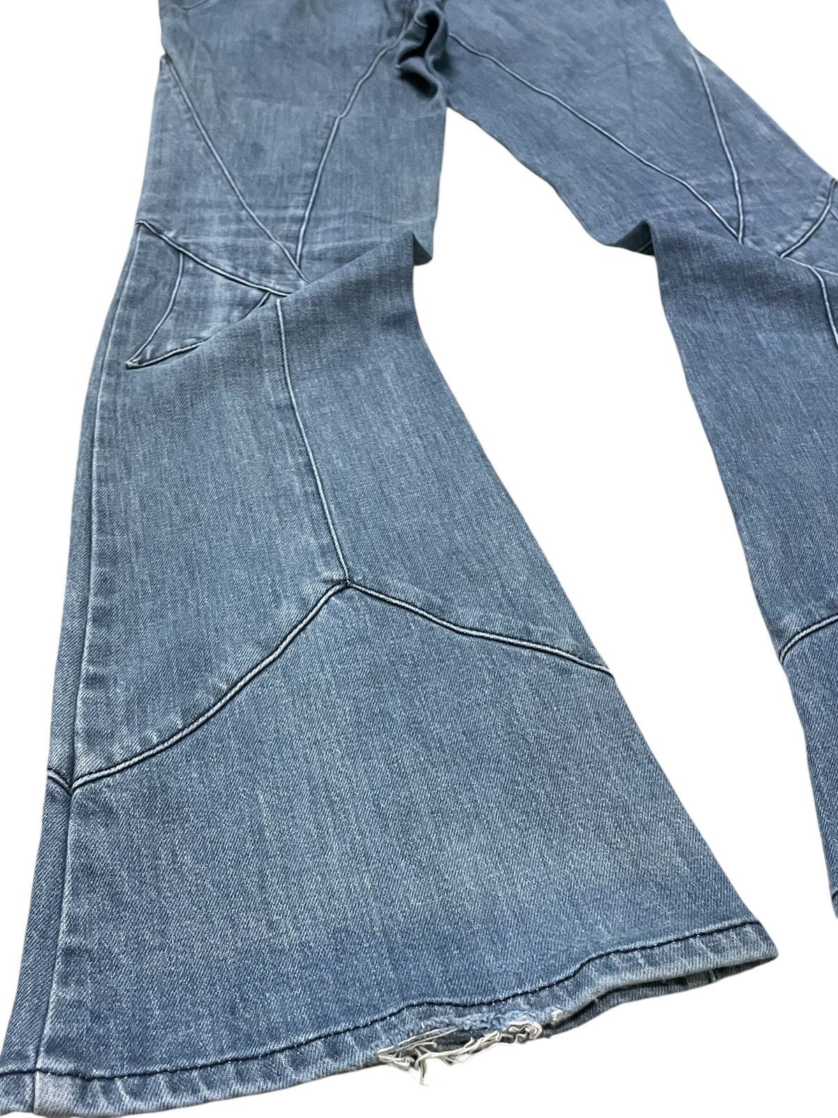If Six Was Nine × Japanese Brand × Le Grande Bleu (L.G.B.) Super Flared Tribal Layered Jeans By Vivayou Size US 29 - 11 Thumbnail