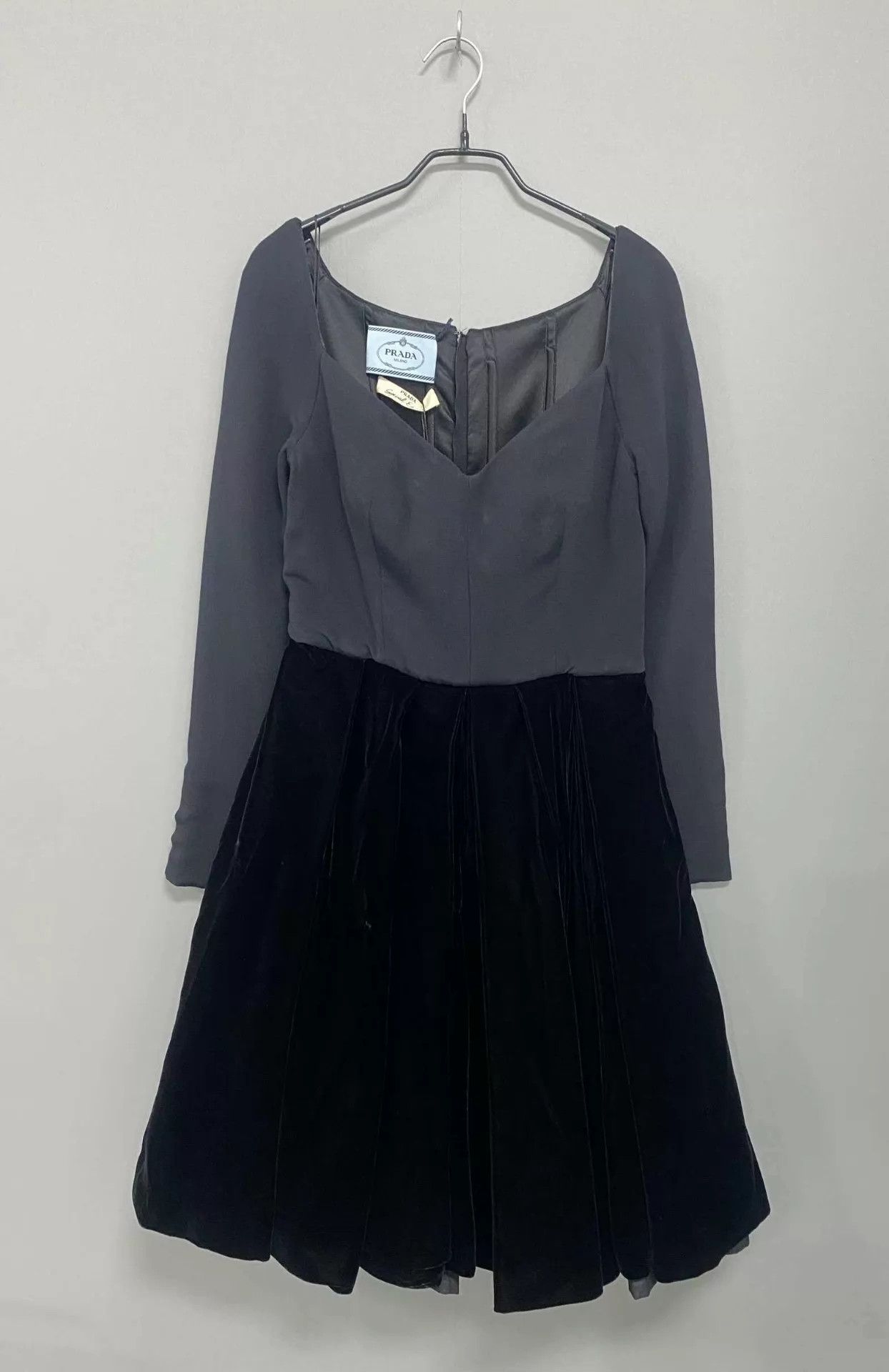 Miu Miu MIU MIU Women's Velvet Dress Size 42 99 New Size M / US 6-8 / IT 42-44 - 1 Thumbnail