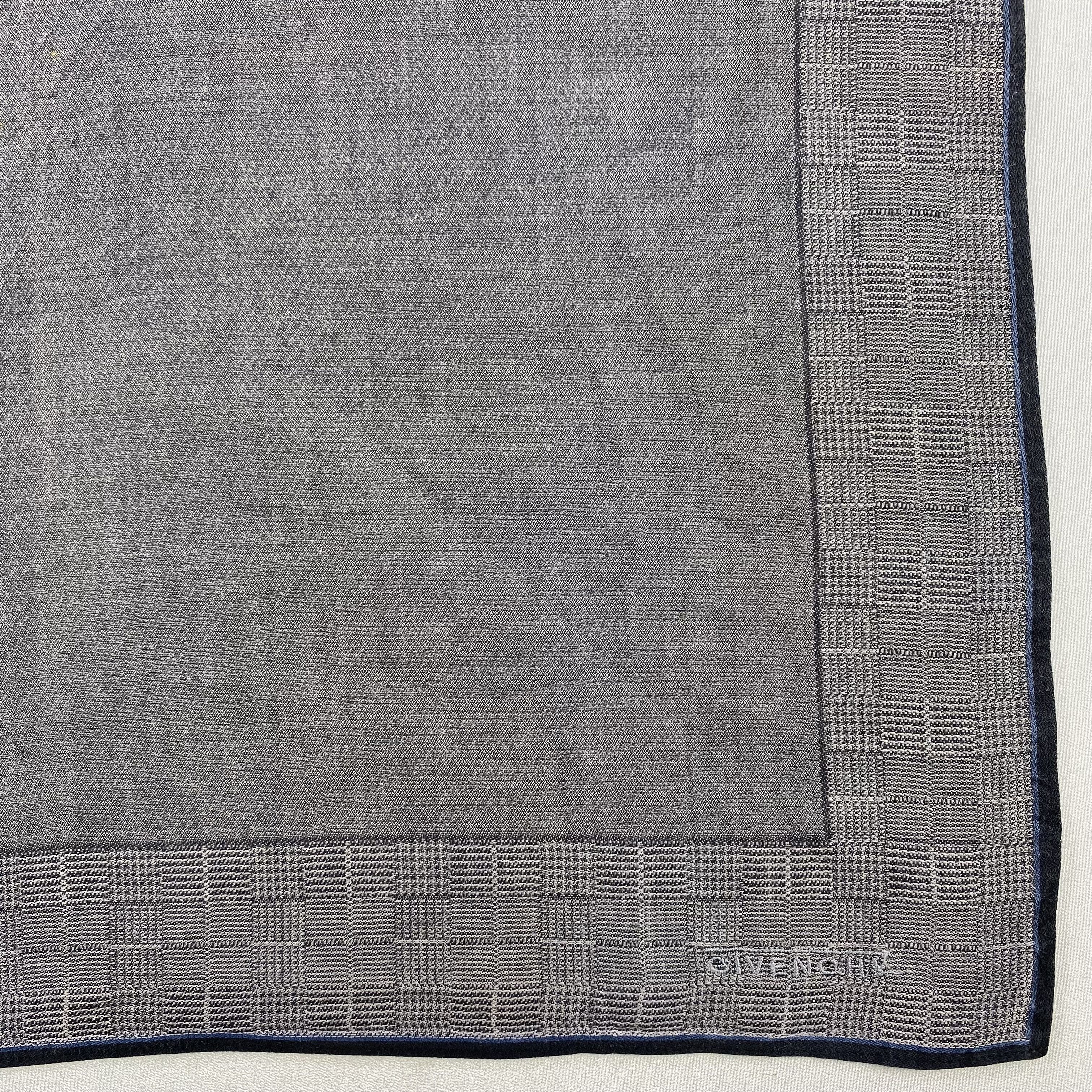 Vintage Givenchy Bandana/ Handkerchief / Neckerchief Size ONE SIZE - 3 Thumbnail