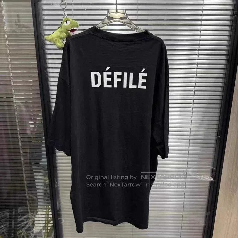 Balenciaga Balenciaga Defile Back Print T-Shirt. Size US L / EU 52-54 / 3 - 4 Thumbnail