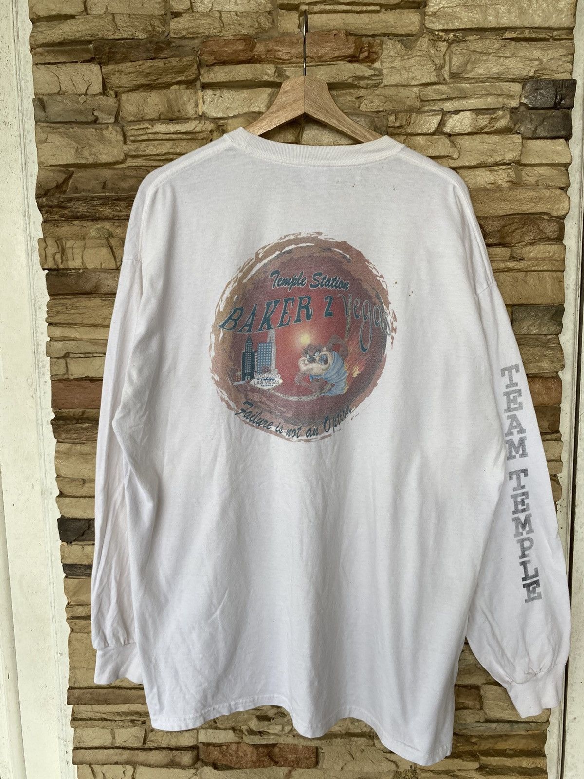 Vintage Vintage TazMania Long Sleeve Tees Size US XL / EU 56 / 4 - 1 Thumbnail