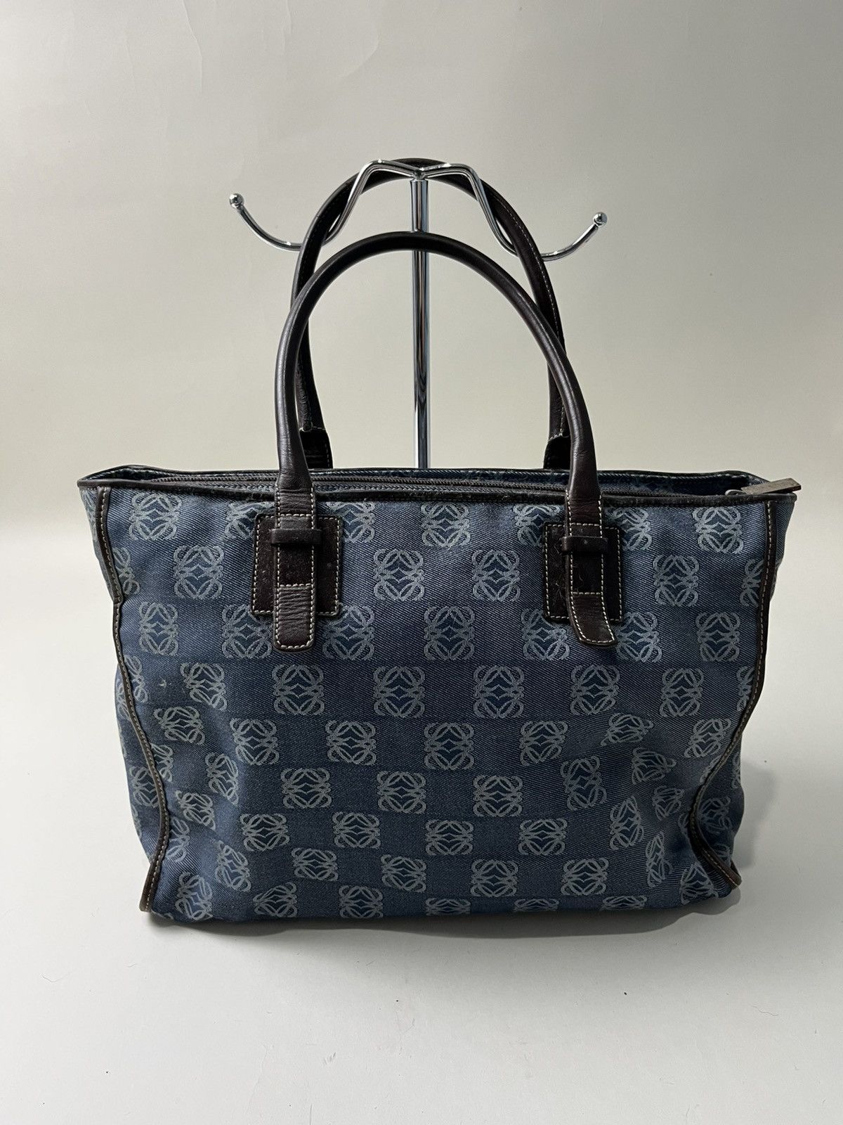 Loewe Loewe Anagram Handbag Size ONE SIZE - 2 Thumbnail