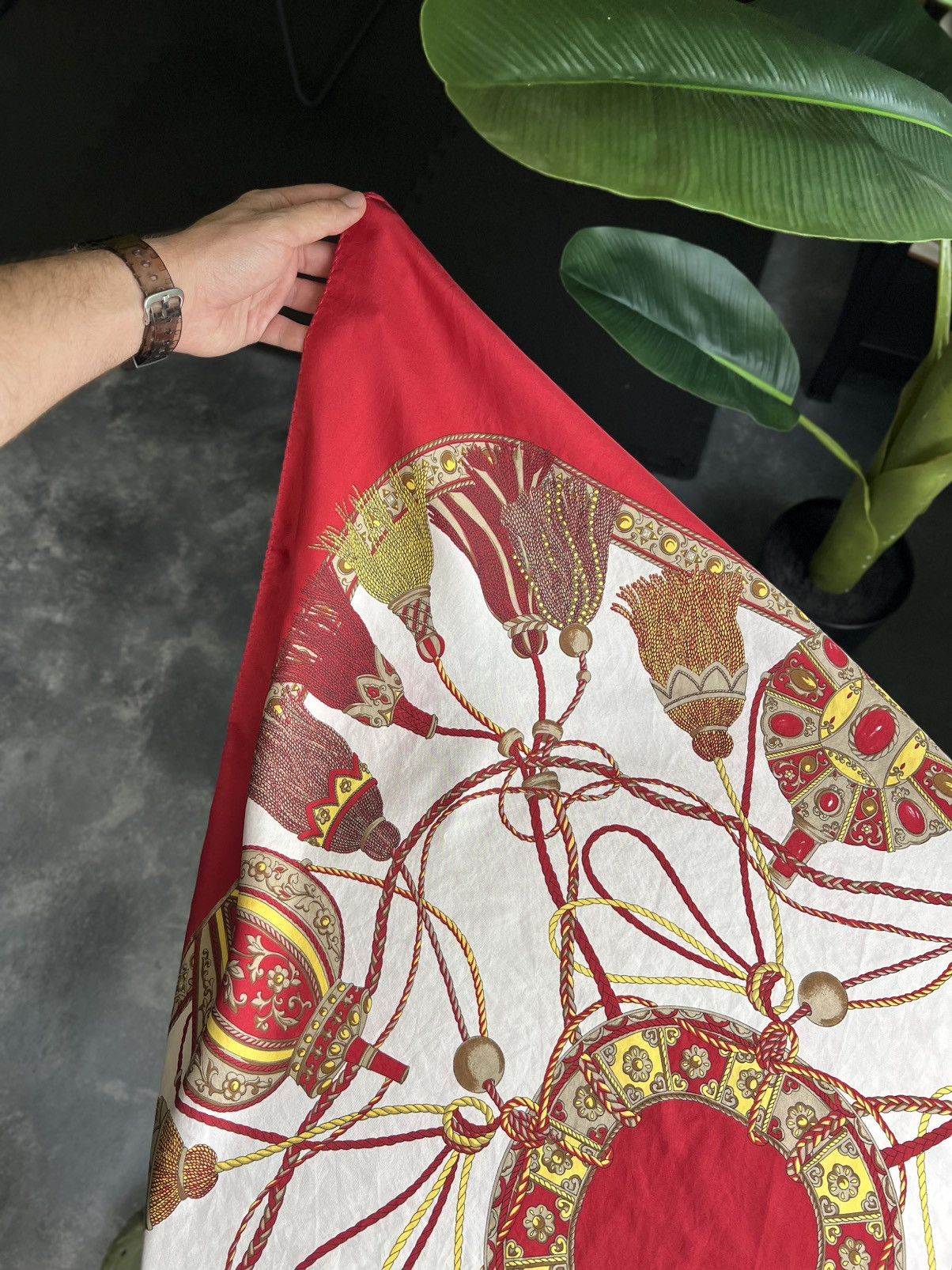 Vintage Feliciani Red Silk Scarf 86x85cm Tassel Print Vintage Size ONE SIZE - 12 Thumbnail