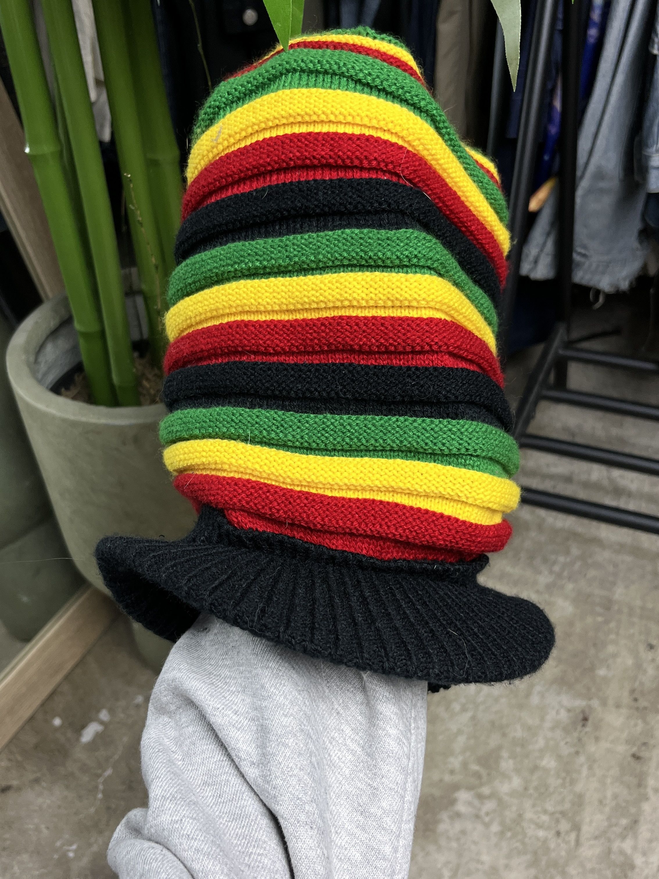 Vintage RASTA REGGAE STRIPED CHUNKY KNIT BEANIE - № 4529 Size ONE SIZE - 3 Thumbnail