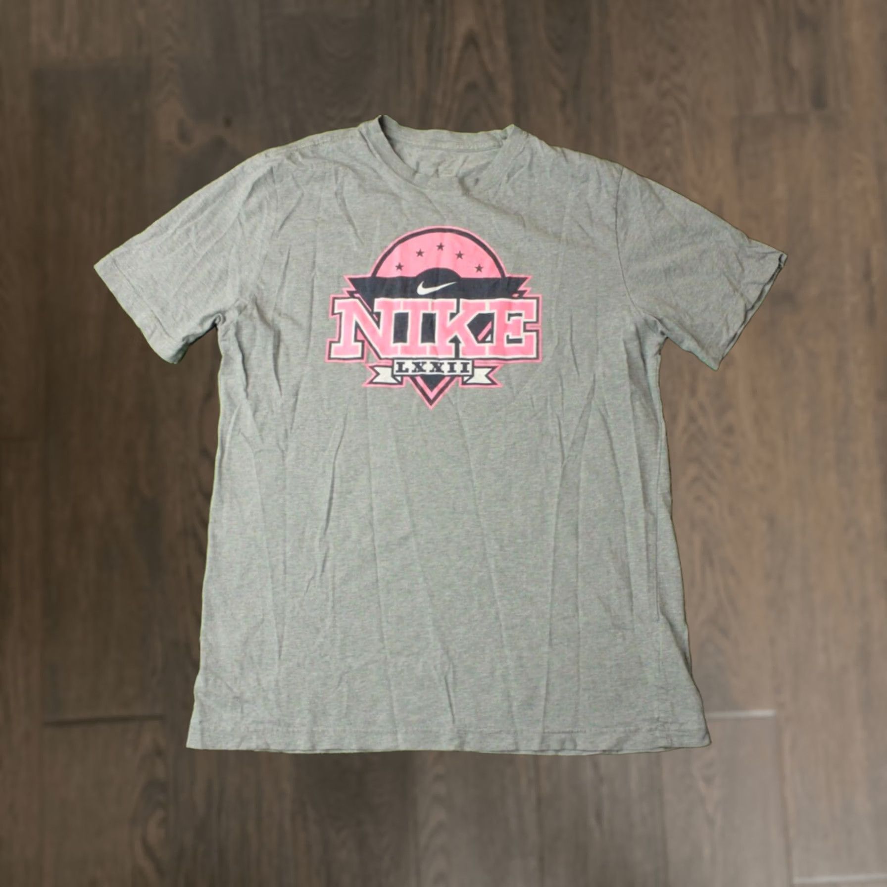 Nike NIKE Shirt Mens XL Gray 2011 Casual Short Sleeve Jersey Logo T-Shirt Centered 2011 Men Tee Size US XL / EU 56 / 4 - 1 Thumbnail