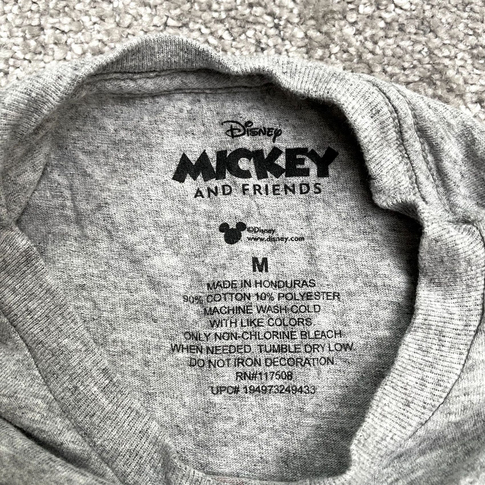 Disney Disney Mickey & Friend Graphic T-Shirt Womens M Gray Christmas Holiday Tee Size M / US 6-8 / IT 42-44 - 4 Thumbnail