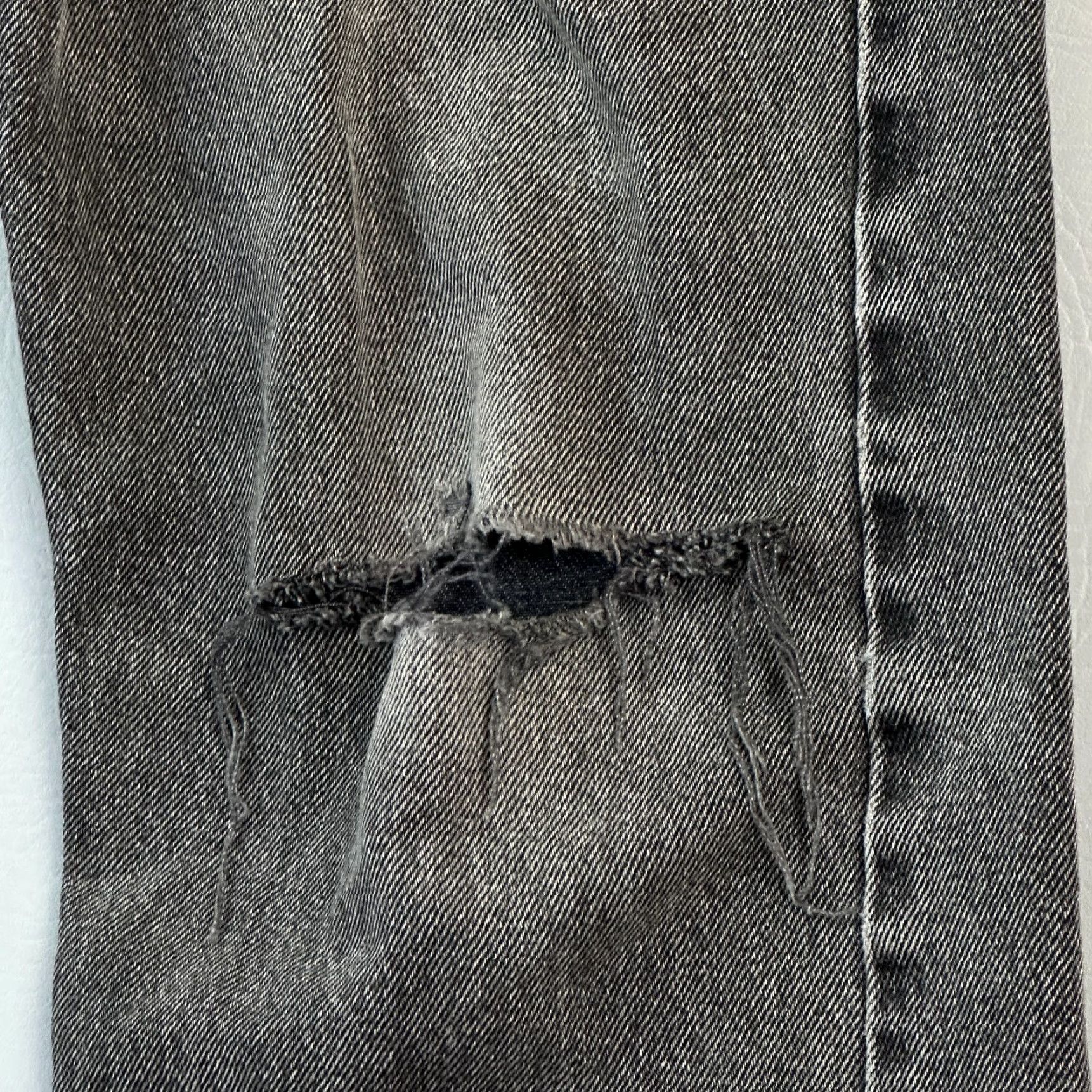 Levi's VINTAGE Levi's 505 Jeans Mens 33x30 Charcoal Wash Regular Fit Distressed 90s Punk Y2K Levi's 500 Series Mens Jeans Size US 33 - 2 Thumbnail