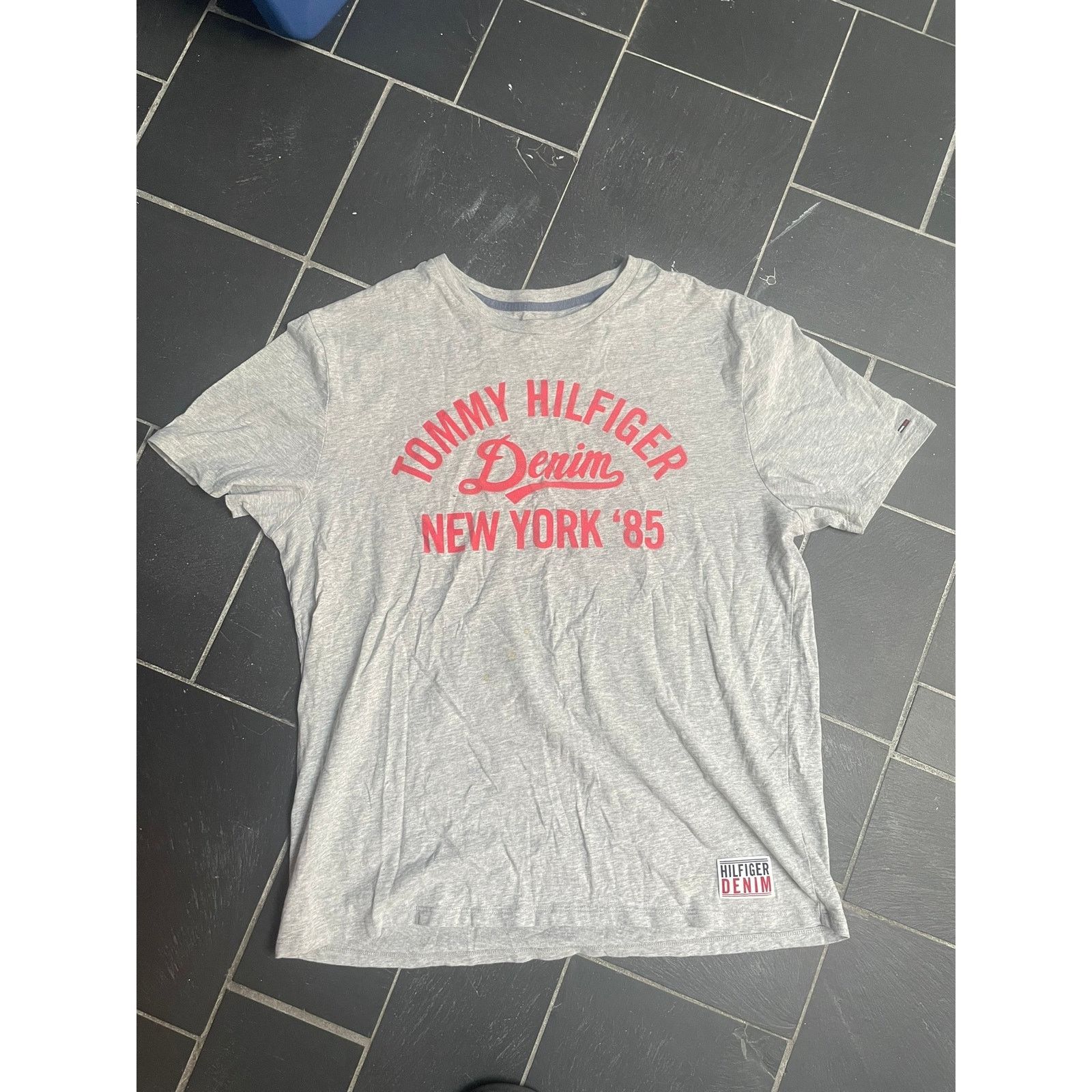 Tommy Hilfiger Tommy Hilfiger Denim New York Tshirt Grey Size Large Size US L / EU 52-54 / 3 - 2 Thumbnail
