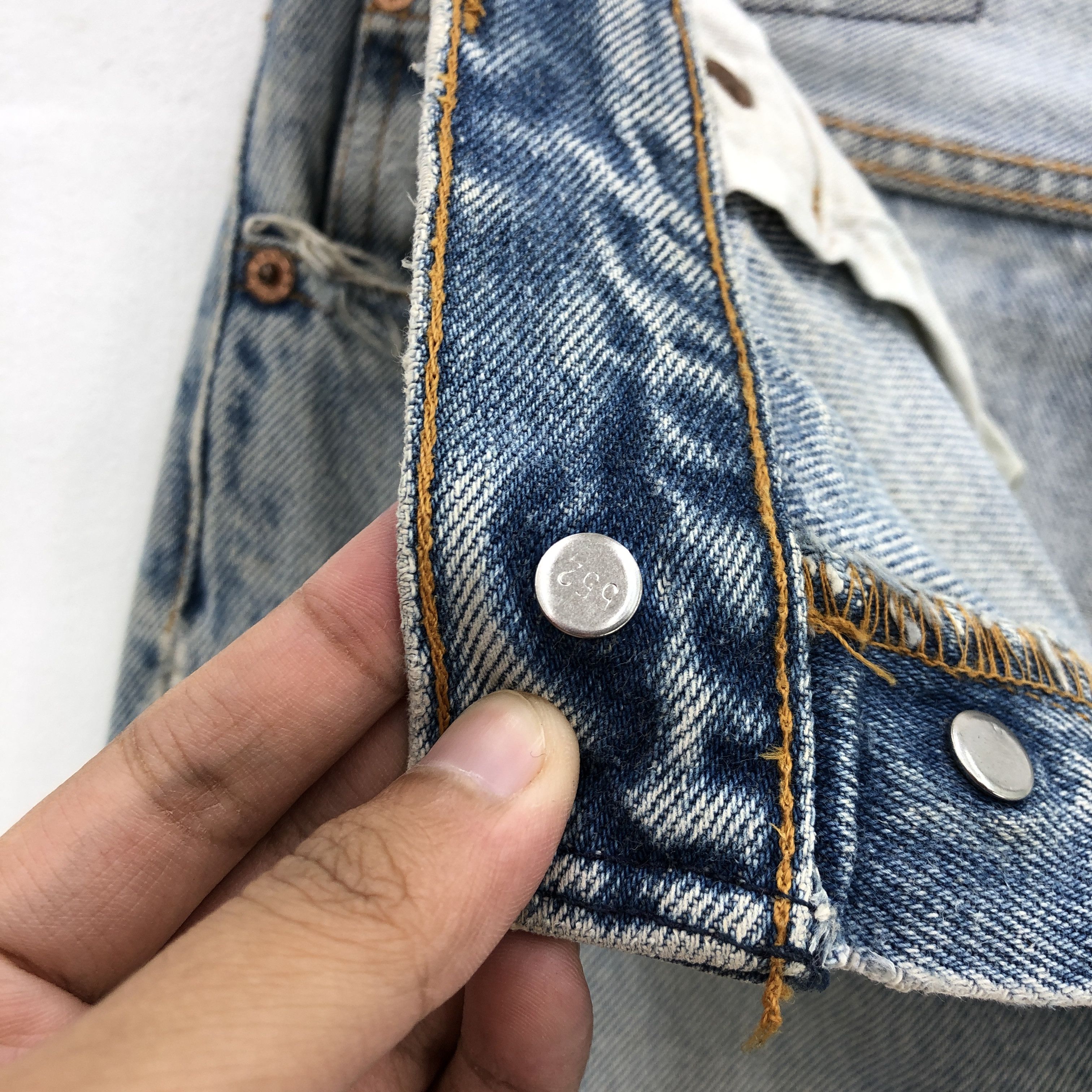 Levi's Vintage Levis 501 Light Wash Jeans Levi's Grunge Faded Denim Size US 32 / EU 48 - 6 Thumbnail