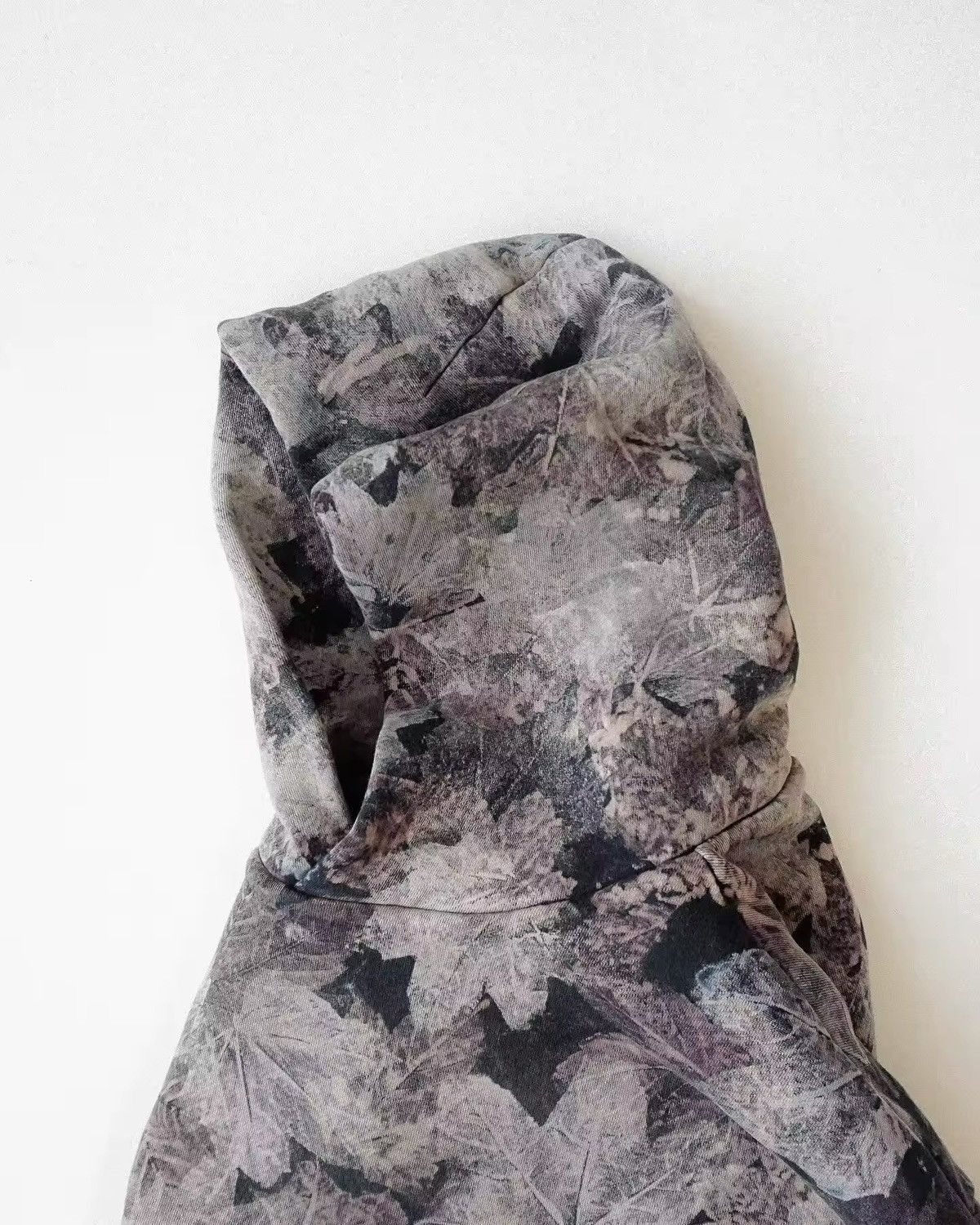Japanese Brand Y2K Leaf Pattern Camouflage Hoodie Size US L / EU 52-54 / 3 - 5 Thumbnail