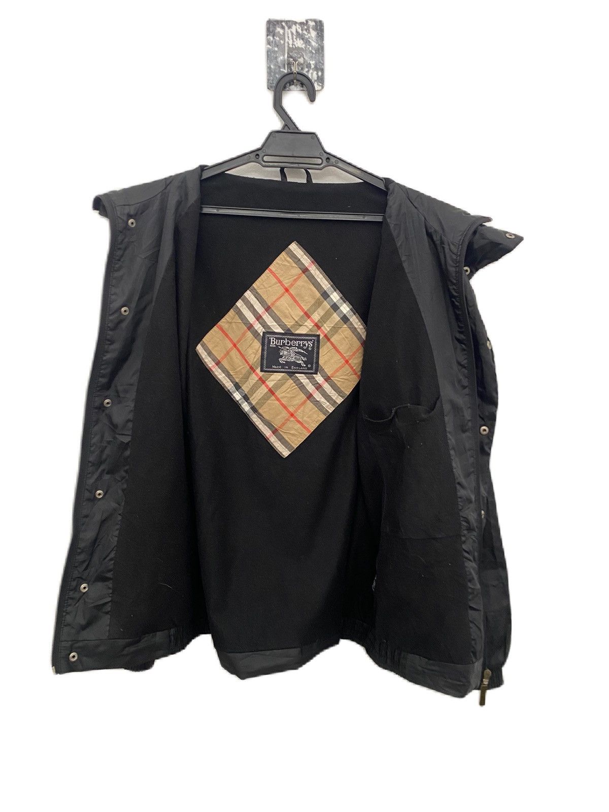 Burberry BURBERRY LONDON WINDBREAKER JACKET ENGLAND MADE Size US M / EU 48-50 / 2 - 3 Thumbnail