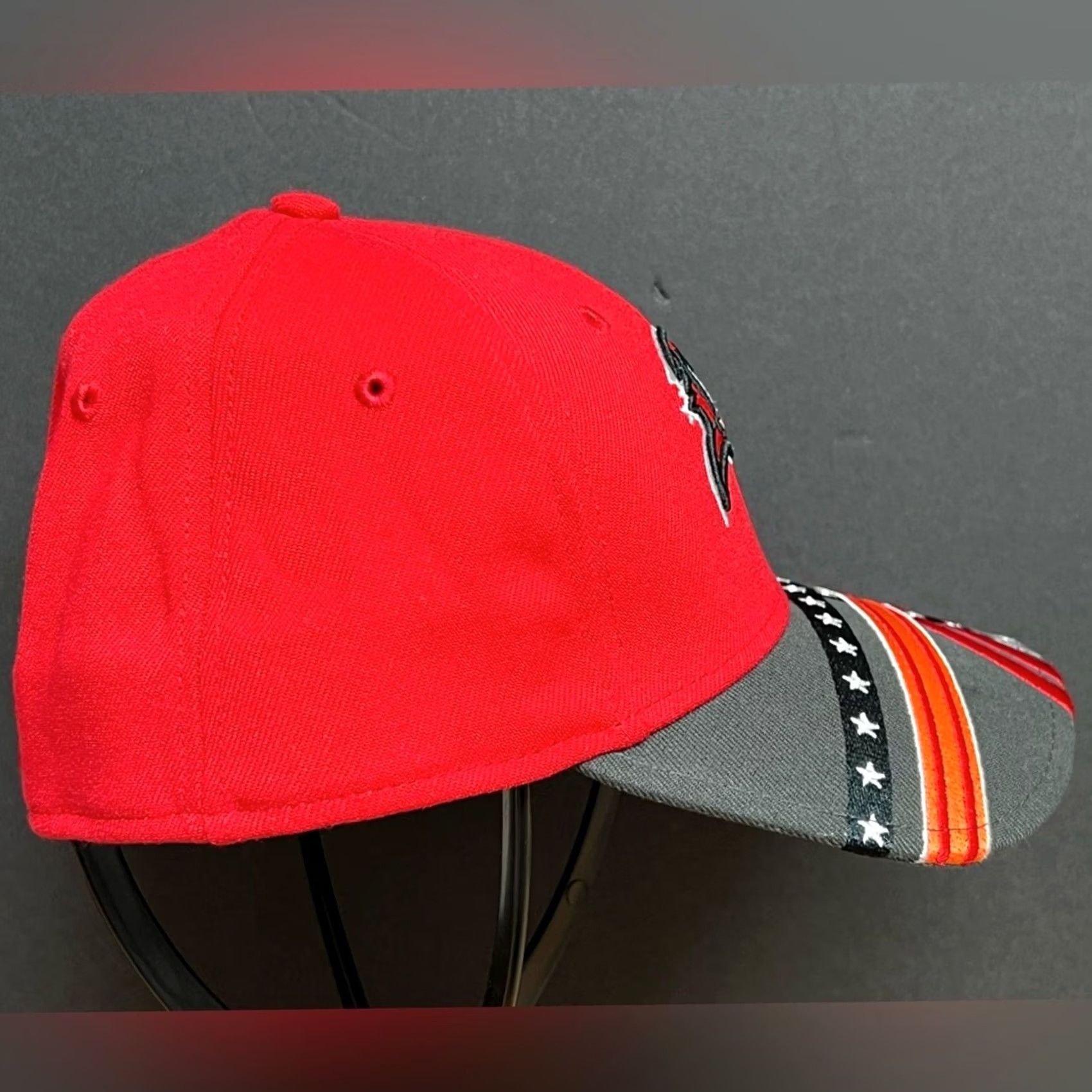 New Era VINTAGE Tampa Bay Buccaneers 2019 NFL Draft Hat Fitted New Era 39Thirty S/M NWOT Red 5 Panel Men M Size ONE SIZE - 3 Thumbnail
