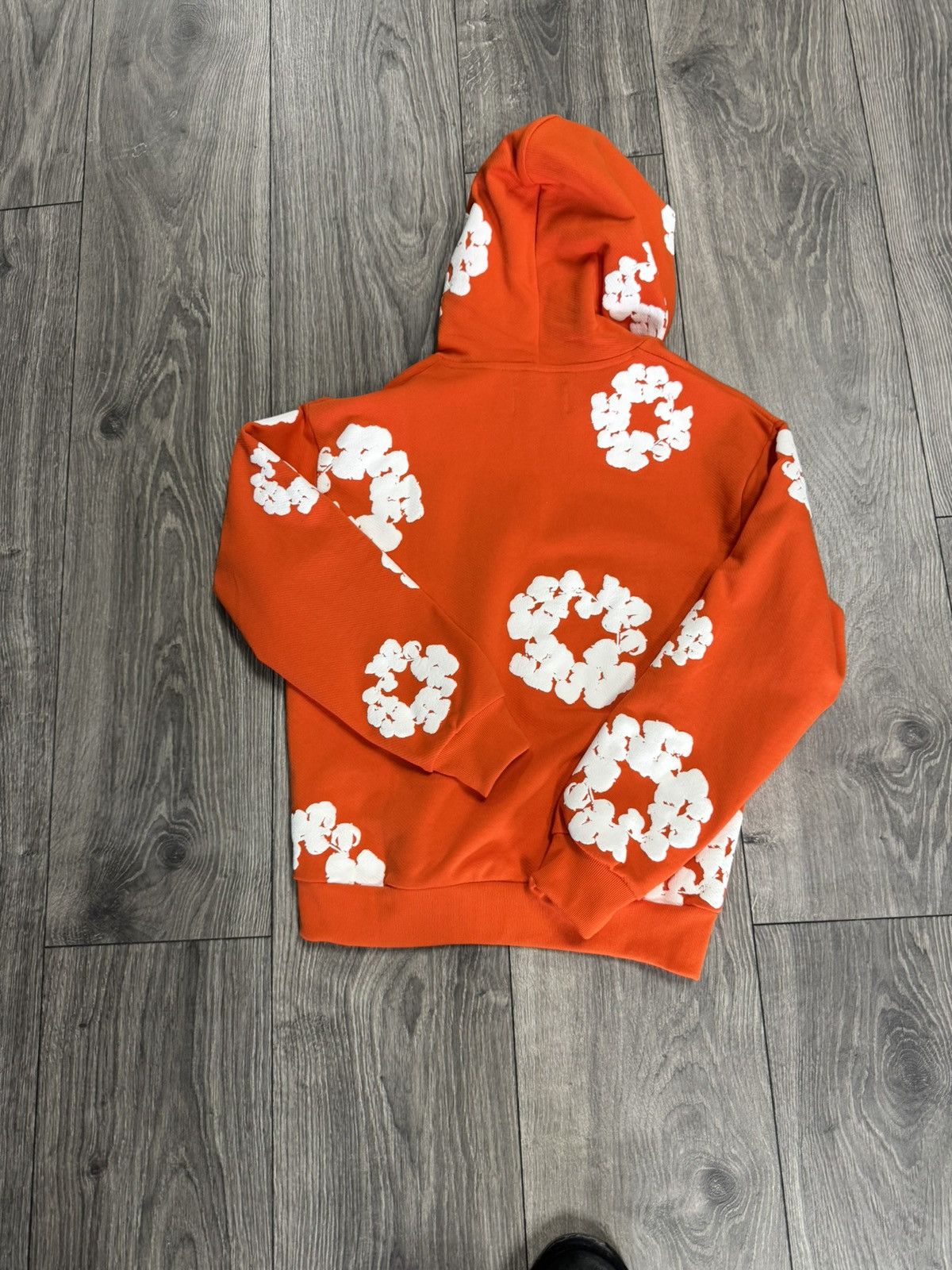 DENIM TEARS Denim tears the cotton wreath sweatshirt orange Size US M / EU 48-50 / 2 - 2 Thumbnail