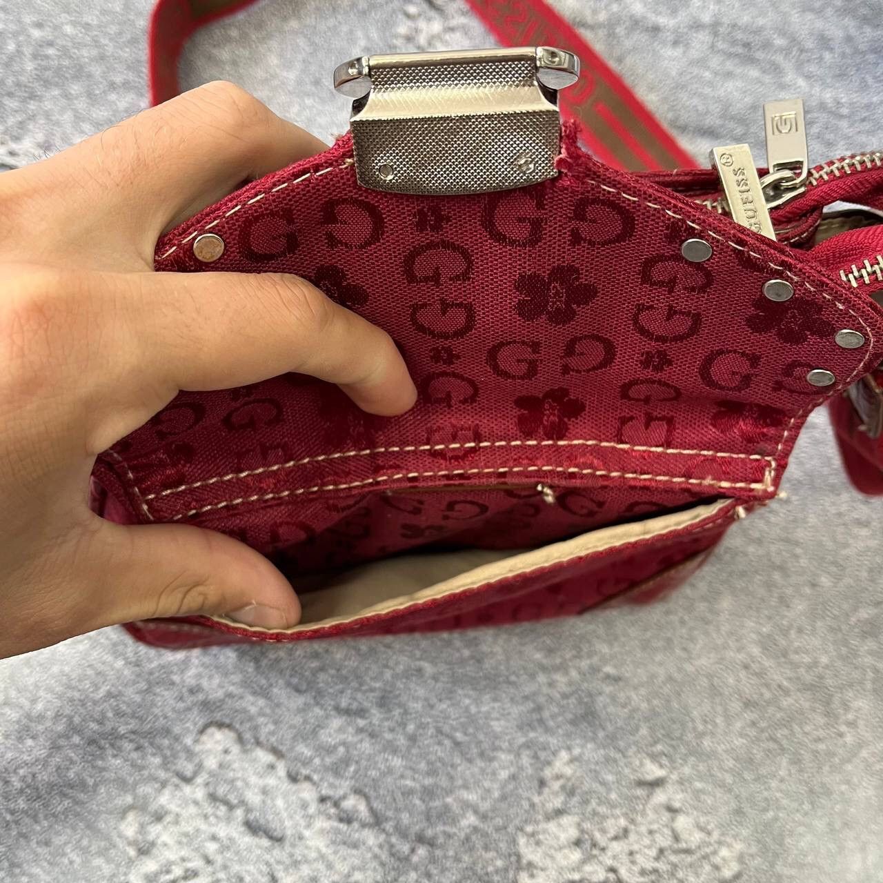 Vintage Vintage Y2K Guess Style Monogram Red Bag Size ONE SIZE - 6 Thumbnail