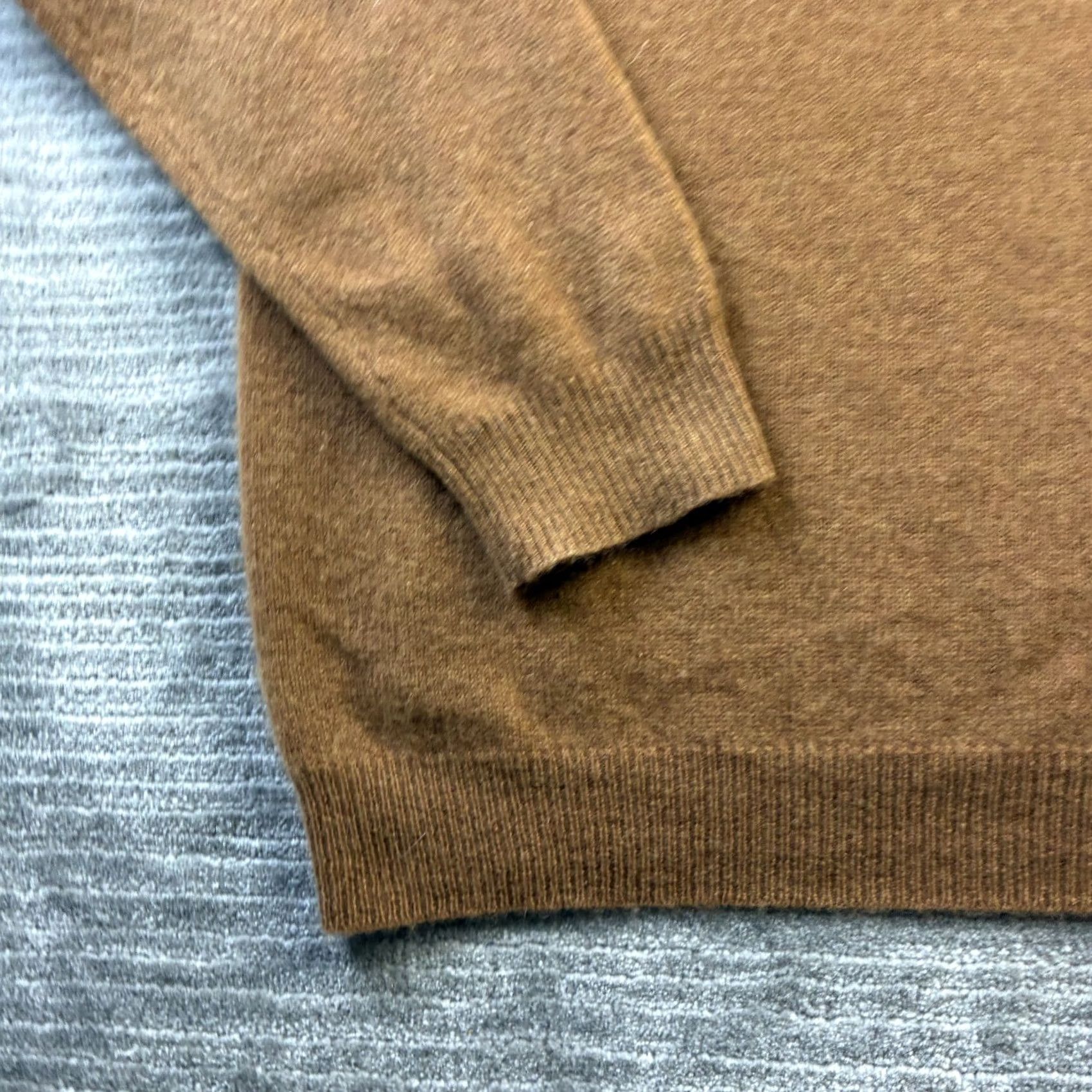 Vintage VINTAGE Cashmere Sweater Mens Large Brown Knit Luxury Pullover V Neck Size US L / EU 52-54 / 3 - 3 Thumbnail