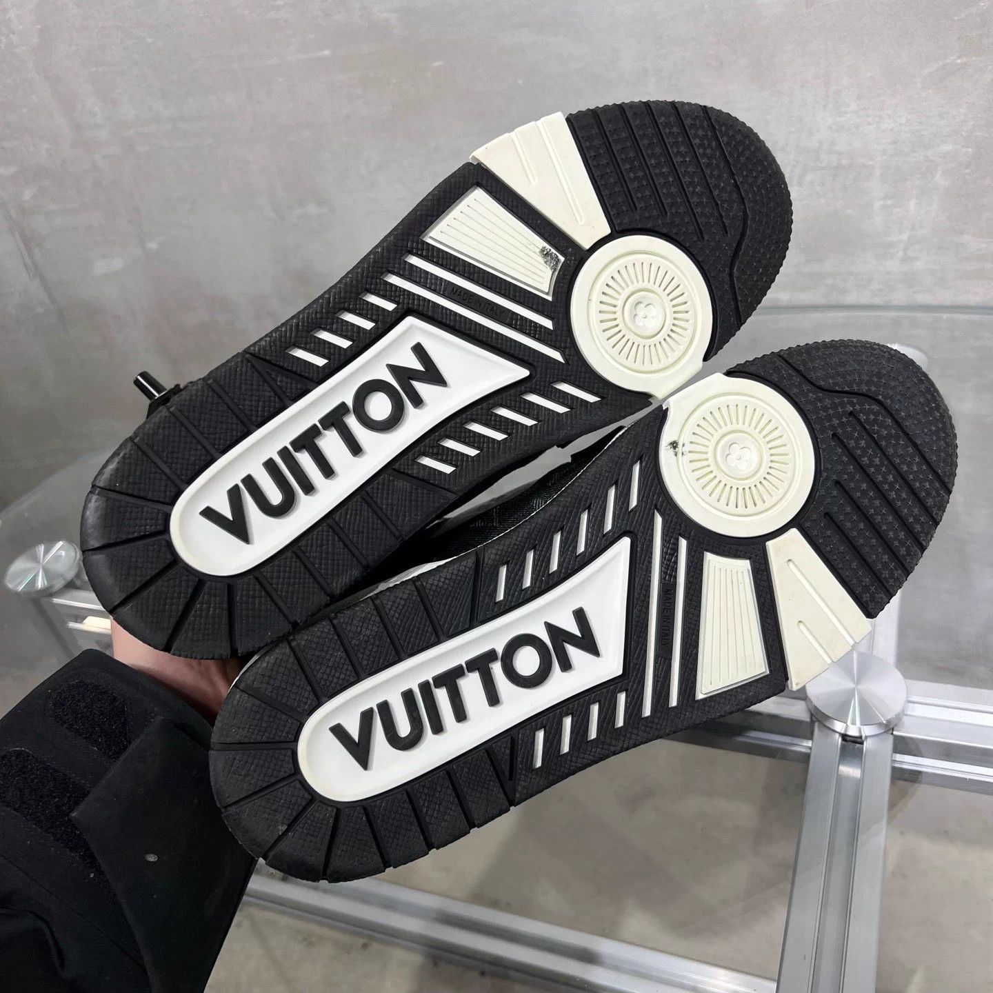 Louis Vuitton LV Trainer black white denim UK6.5 40.5 Size US 7.5 / EU 40-41 - 7 Thumbnail