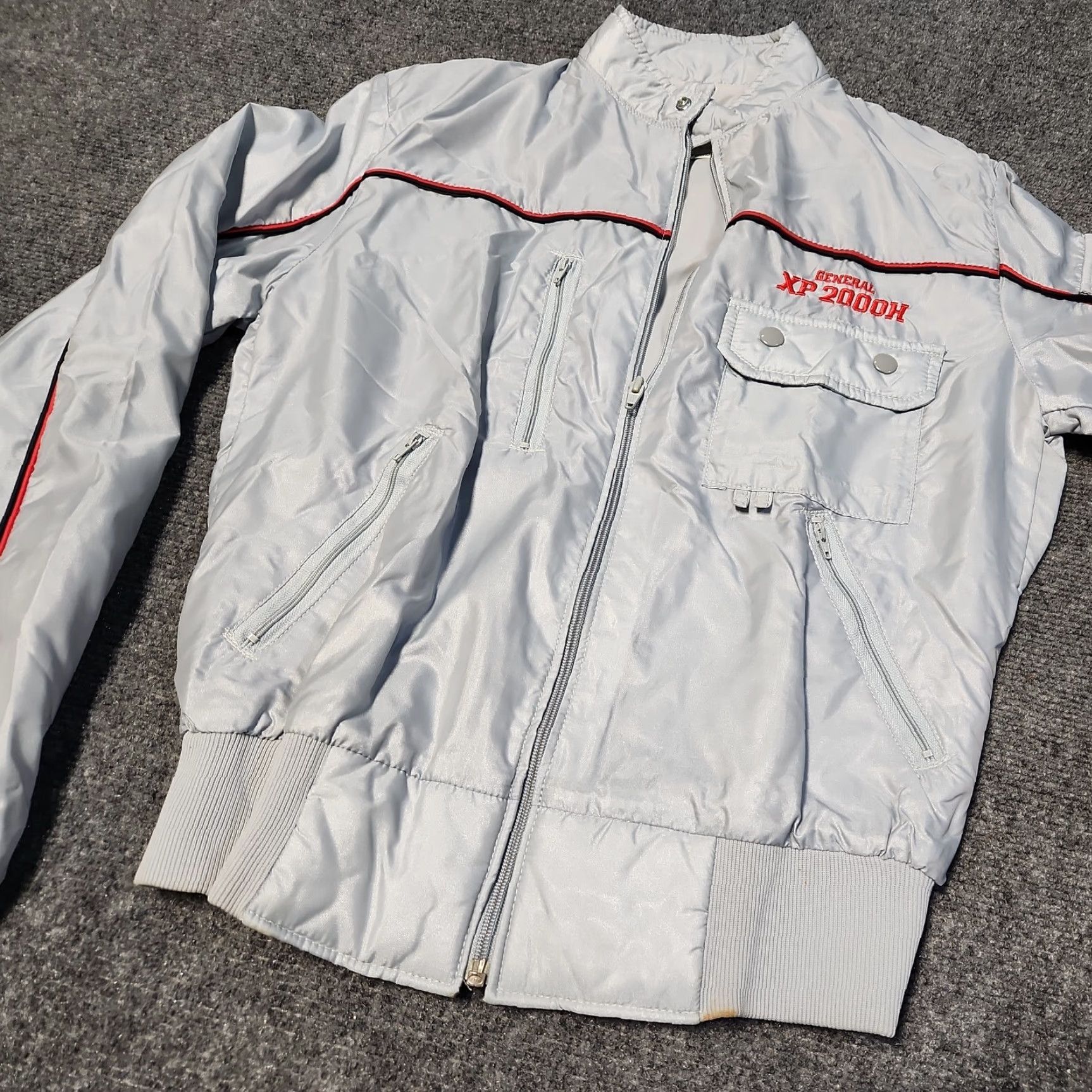 Vintage VINTAGE Holloway Windbreaker Jacket Nylon 1990s Gray Men Small XS? - Note: Original title says Small, use Size: S Size US S / EU 44-46 / 1 - 5 Thumbnail