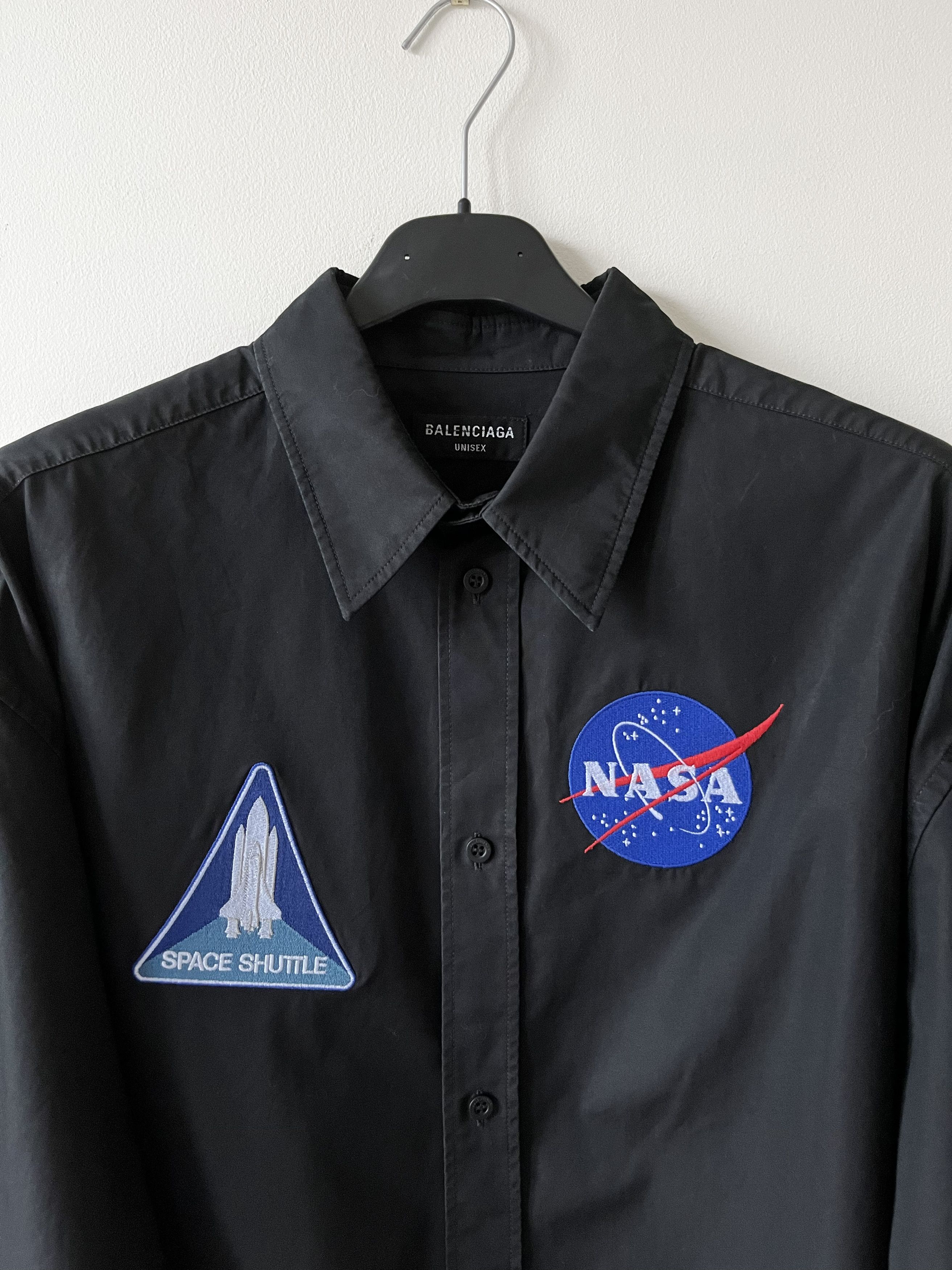 Balenciaga Balenciaga NASA button shirt Size US S / EU 44-46 / 1 - 3 Thumbnail