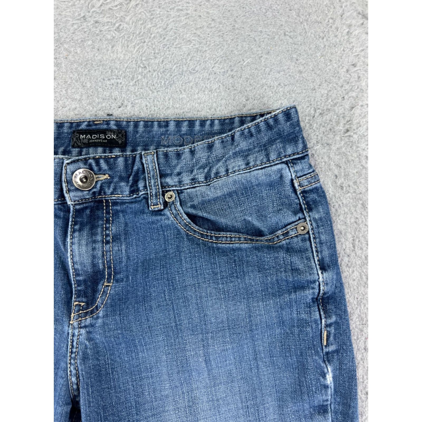Madison Madison Denim Cutoff Shorts Womens 10 Blue Mid Rise 29x9 Stretch Casual Size 32" / US 10 / IT 46 - 5 Thumbnail