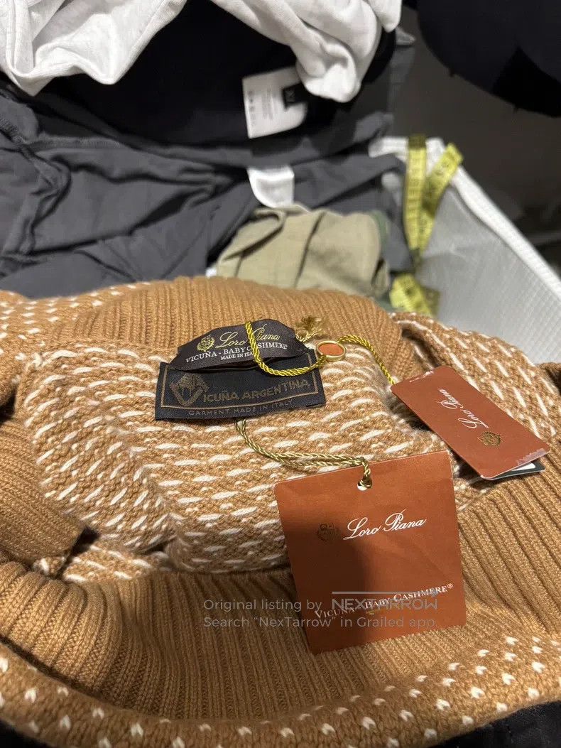 Loro Piana Loro Piana Vicuña and baby cashmere blend high-neck sweate Size M / US 6-8 / IT 42-44 - 2 Thumbnail