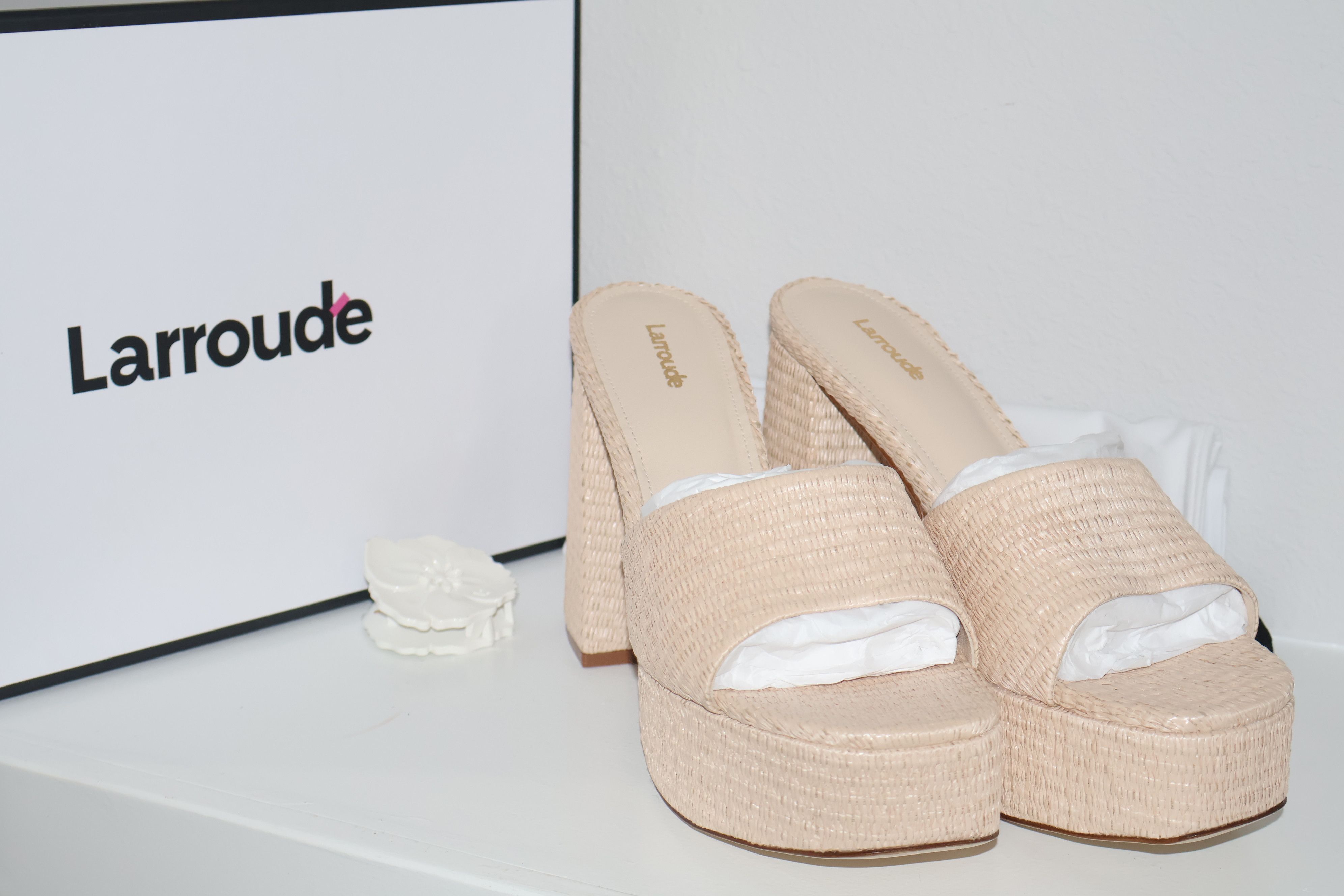 Larroude Larroude Dolly Heeled Mules Neutral Woven Open Toe Neutral Size US 10 / IT 40 - 6 Thumbnail