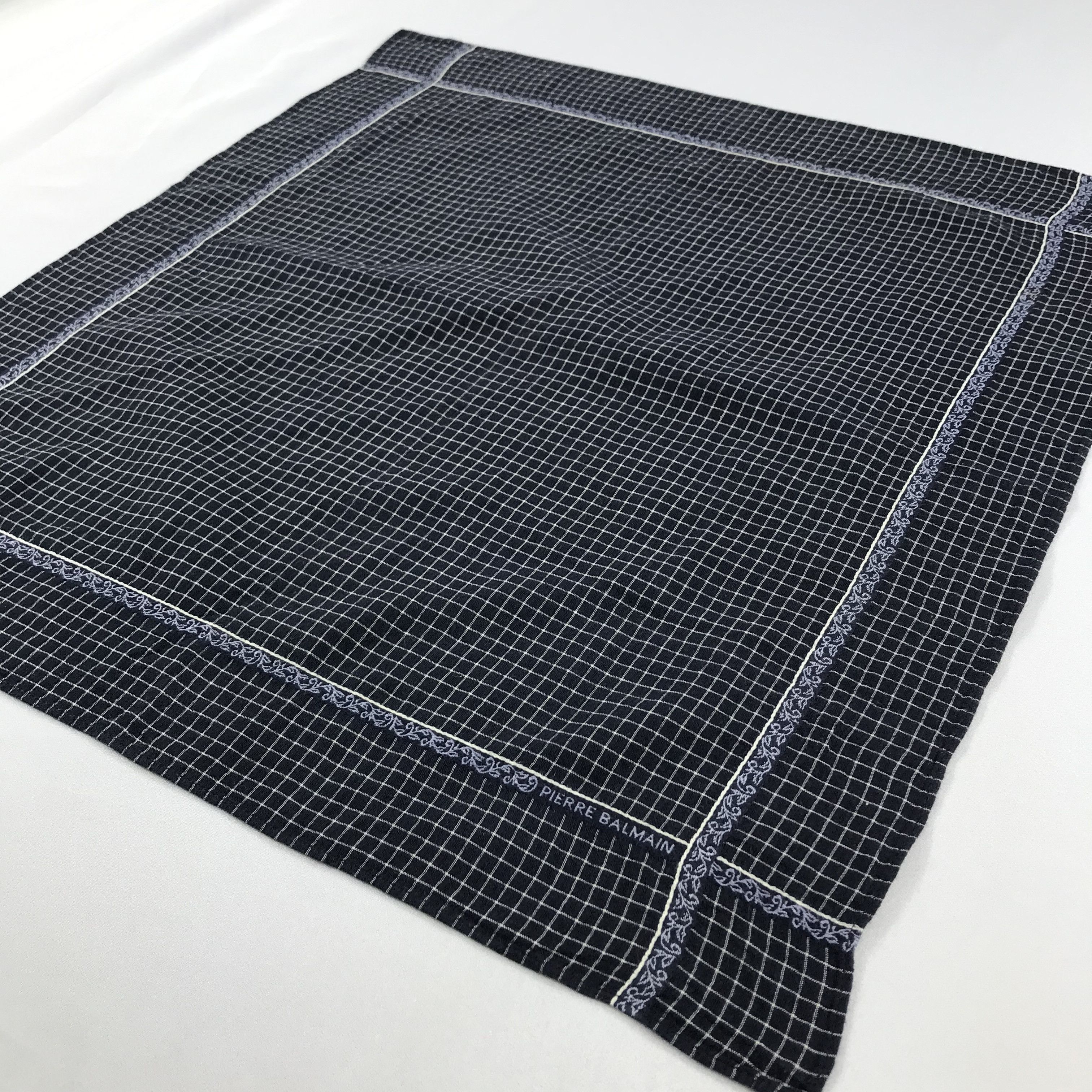 Pierre Balmain × Vintage Pierre Balmain Bandana / Handkerchief / Neckerchief -S2429 Size ONE SIZE - 2 Thumbnail